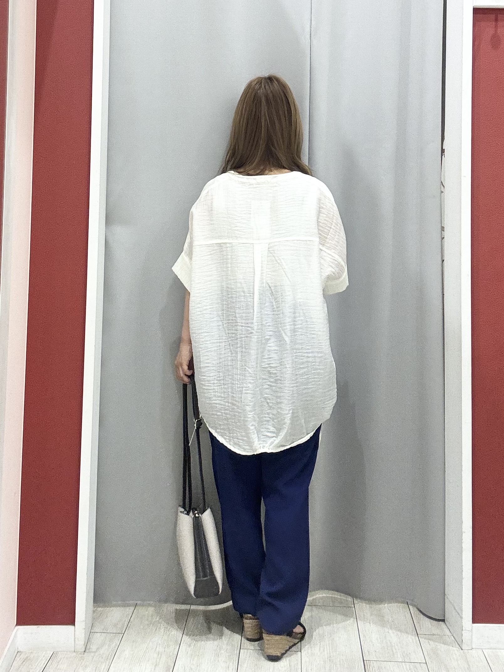 shioさんの「SHOO･LA･RUE｜【高レビュー/体型カバー】インせず着られる スキッパー裾リボンブラウス」を使ったコーディネート