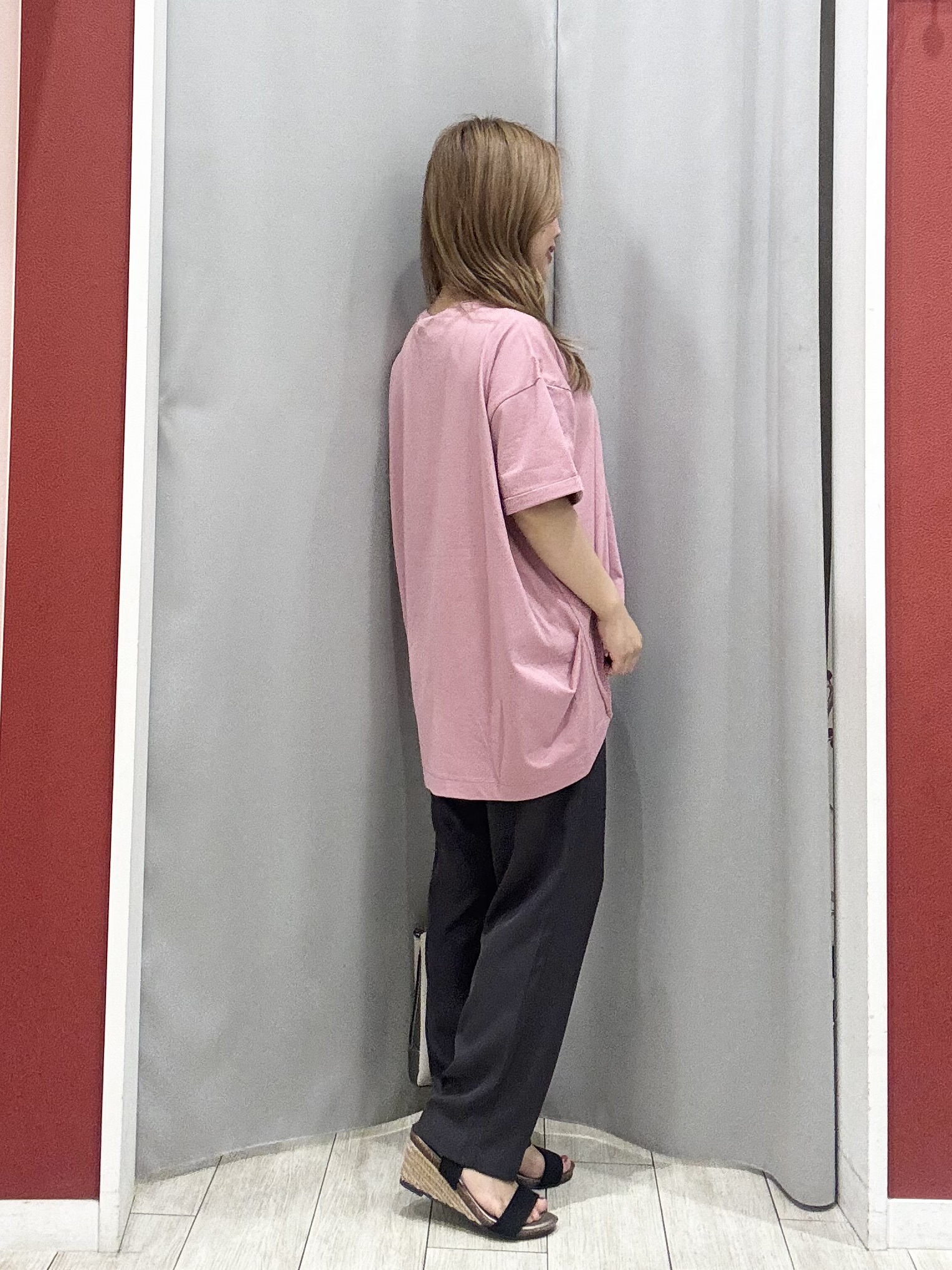 shioさんの「SHOO･LA･RUE｜【体型カバー/S-LL/洗濯機可】インせず決まる フロントタックデザインTシャツ」を使ったコーディネート