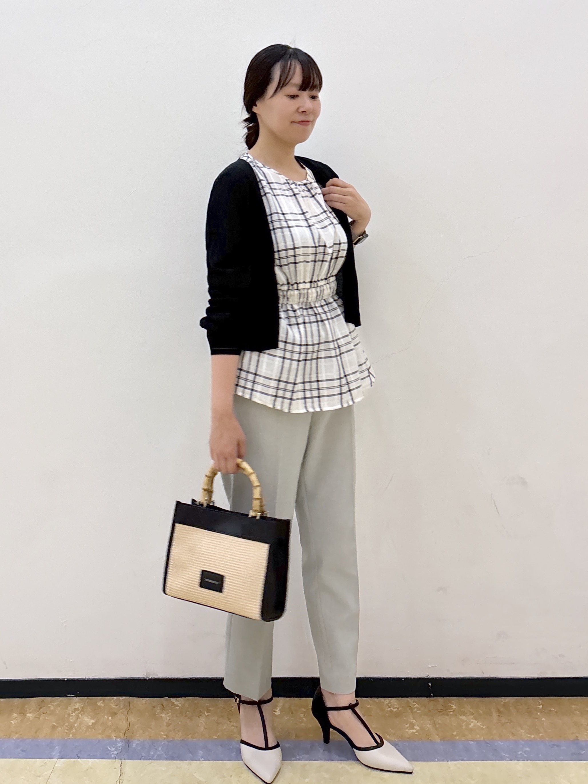 akariさんの「index｜【接触冷感】シアーショートトッパーカーディガン《洗濯機OK／抗ピル》」を使ったコーディネート