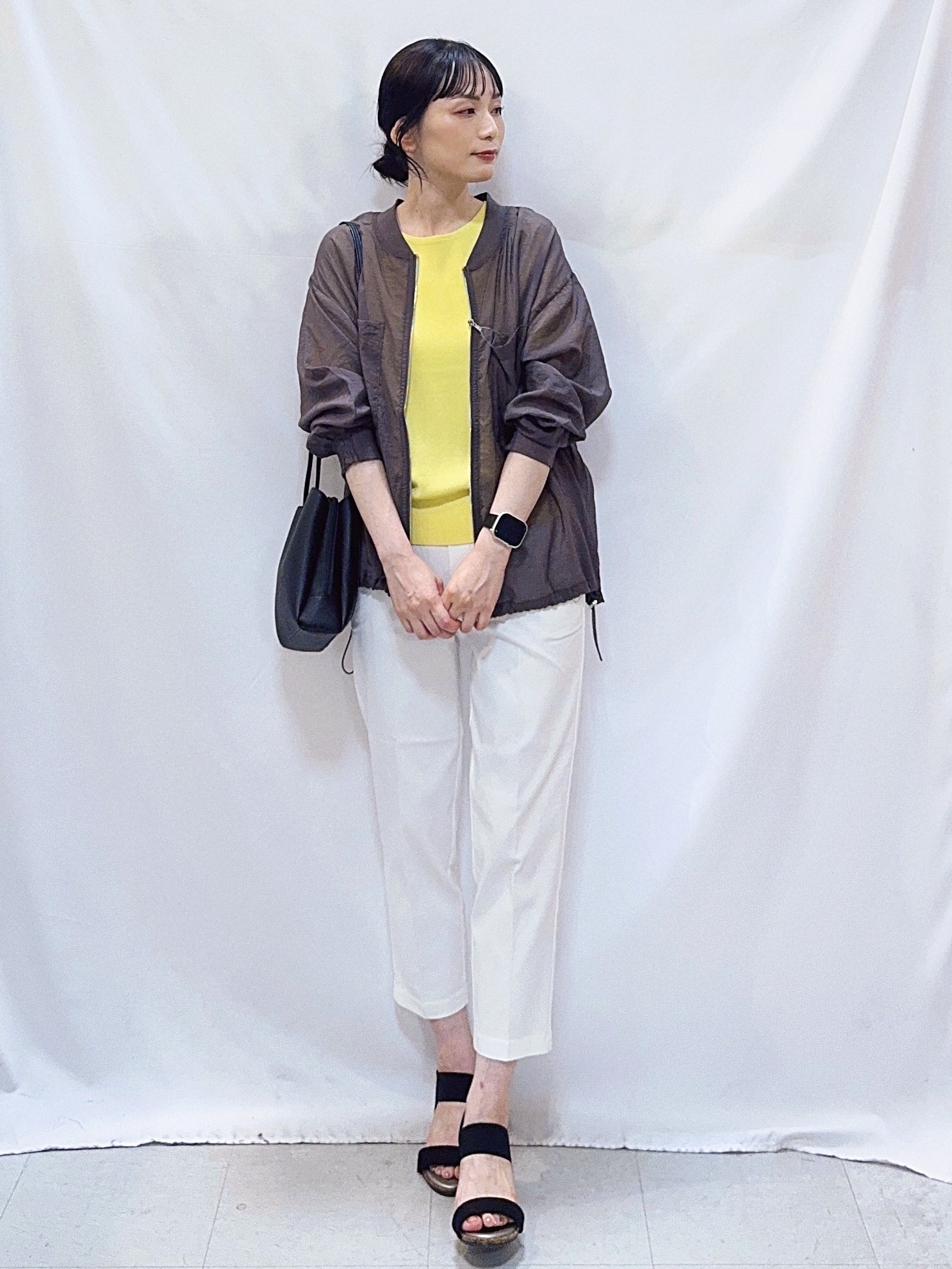 𝐇𝐢𝐫𝐨𝐦𝐢さんの「SHOO･LA･RUE｜【S-LL/洗濯機可】夏に使える 程よい透け感のシアーブルゾン」を使ったコーディネート