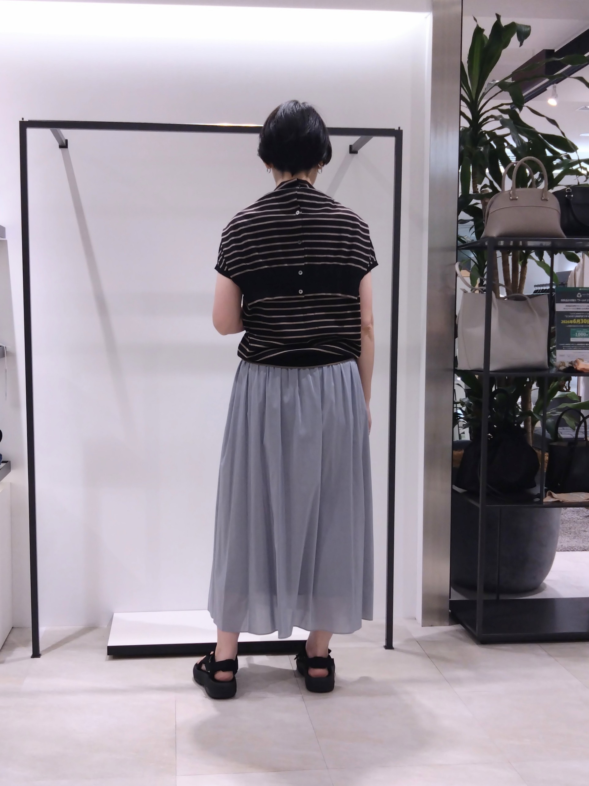 まちこさんの「UNTITLED｜◆【9色展開/アンサンブル可】コットンクルーネックカーディガン」を使ったコーディネート
