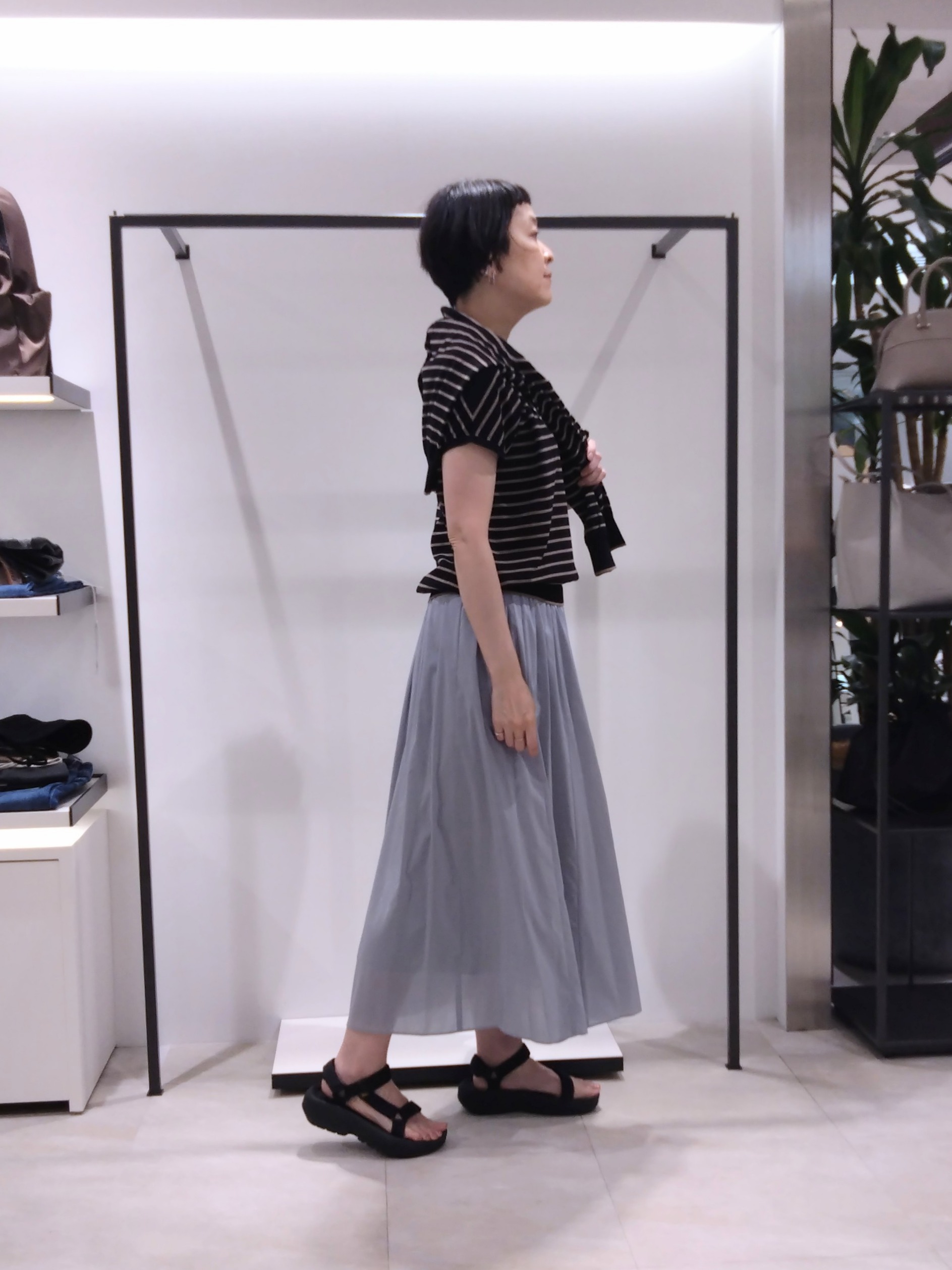 まちこさんの「UNTITLED｜◆【9色展開/アンサンブル可】コットンクルーネックカーディガン」を使ったコーディネート