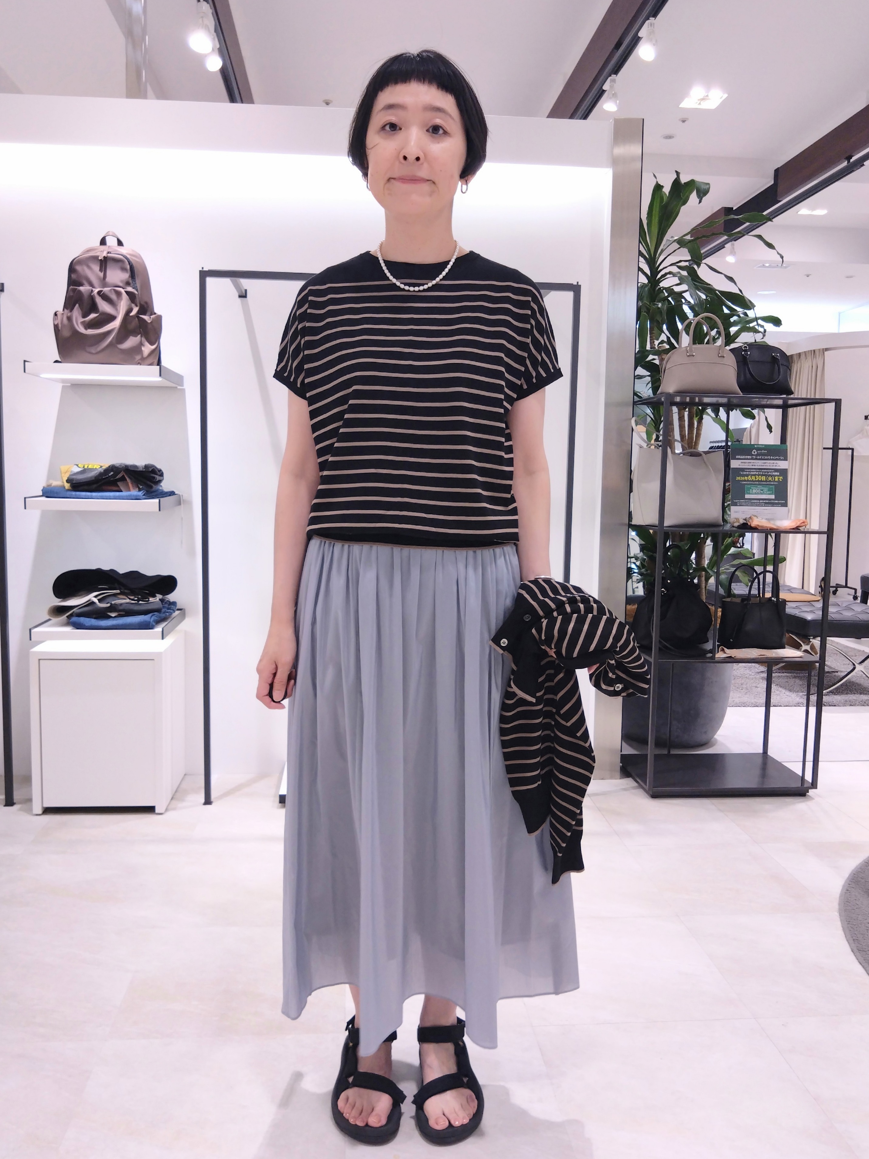 まちこさんの「UNTITLED｜◆【9色展開/アンサンブル可】コットンクルーネックカーディガン」を使ったコーディネート