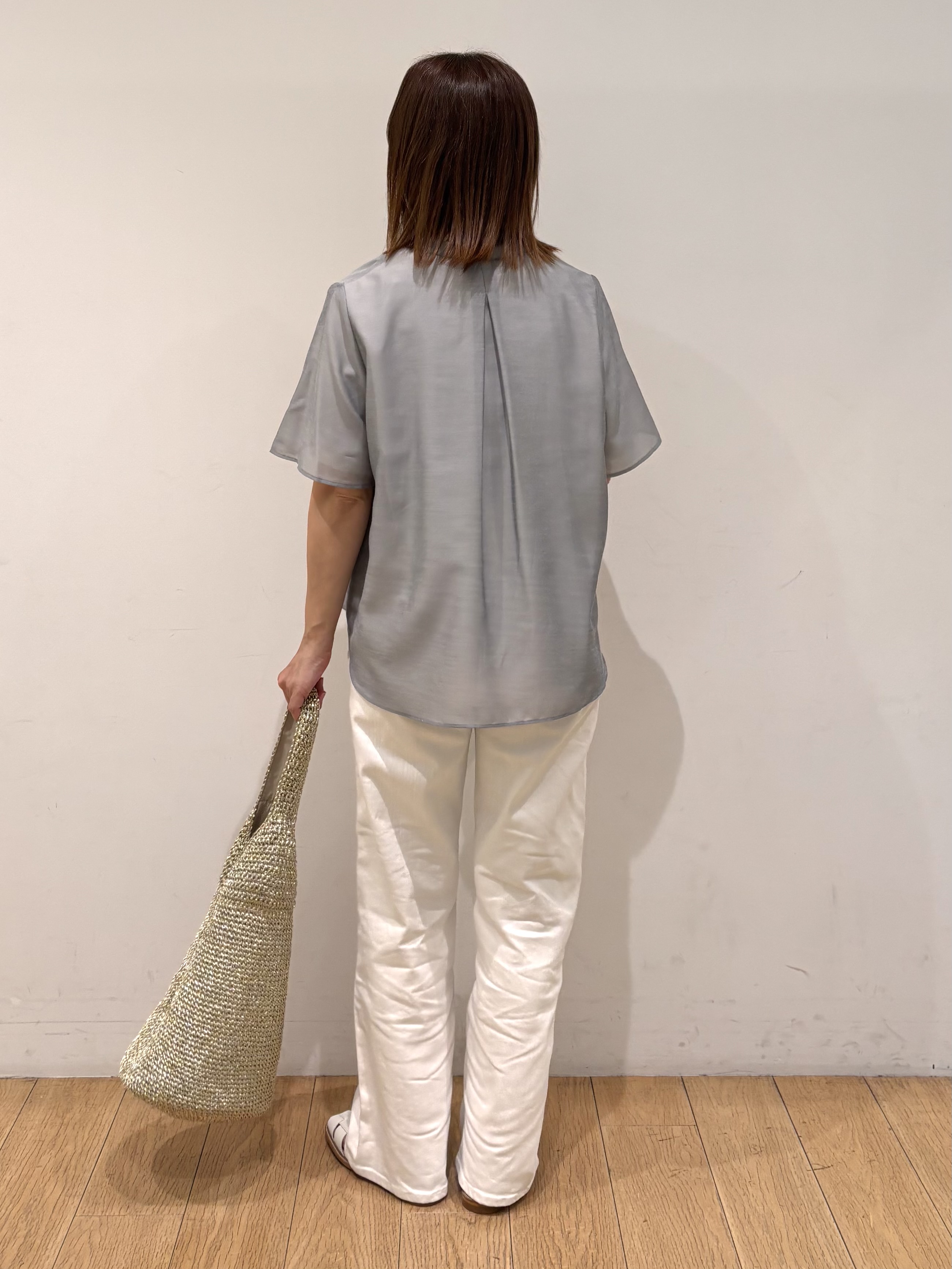 mikkoさんの「INDIVI｜【接触冷感/洗える】シアーシャンブレーピンタックブラウス」を使ったコーディネート