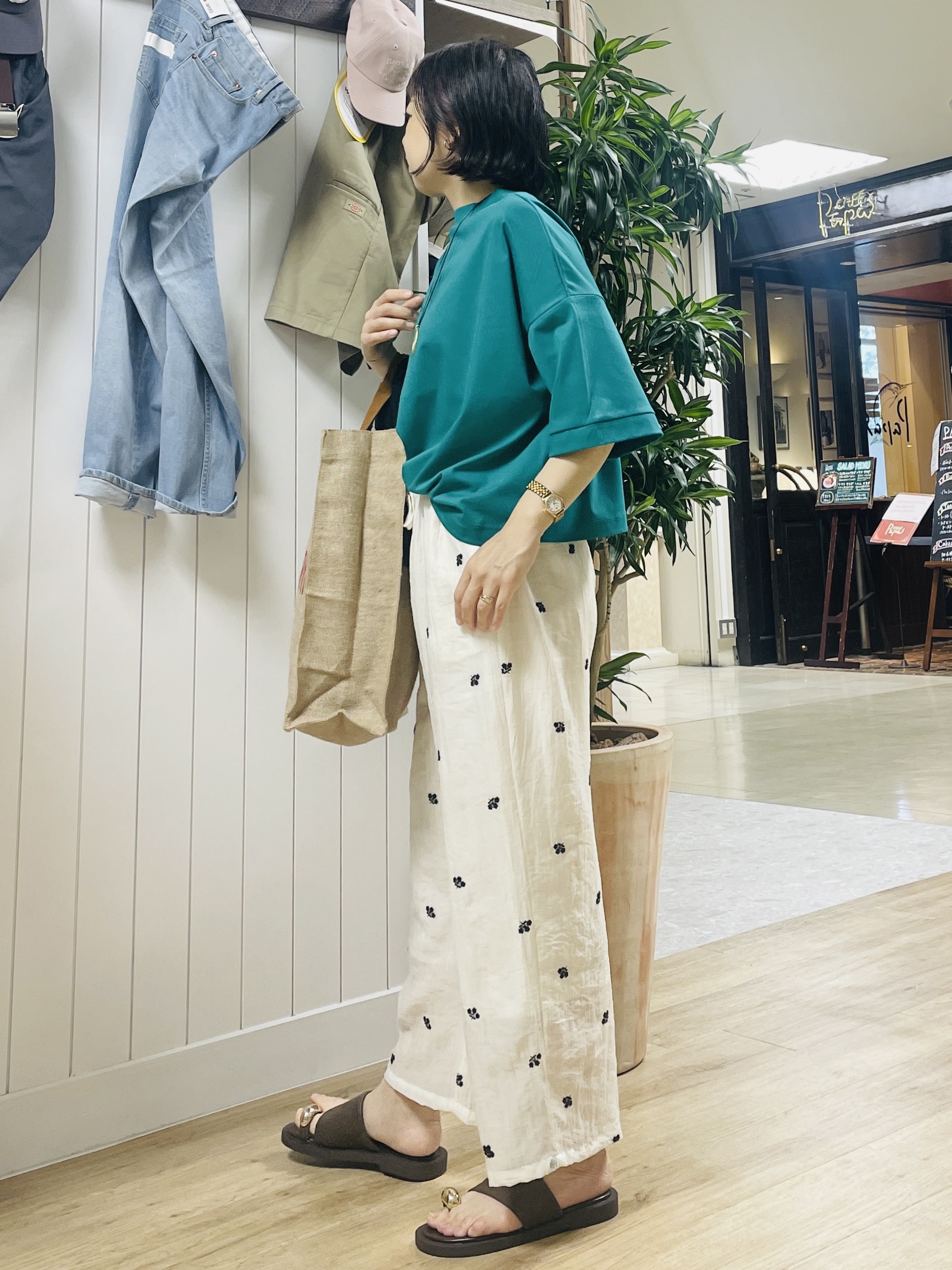 ISOさんの「Dessin｜【体型カバー】美光沢カットソーボクシーシルエット」を使ったコーディネート
