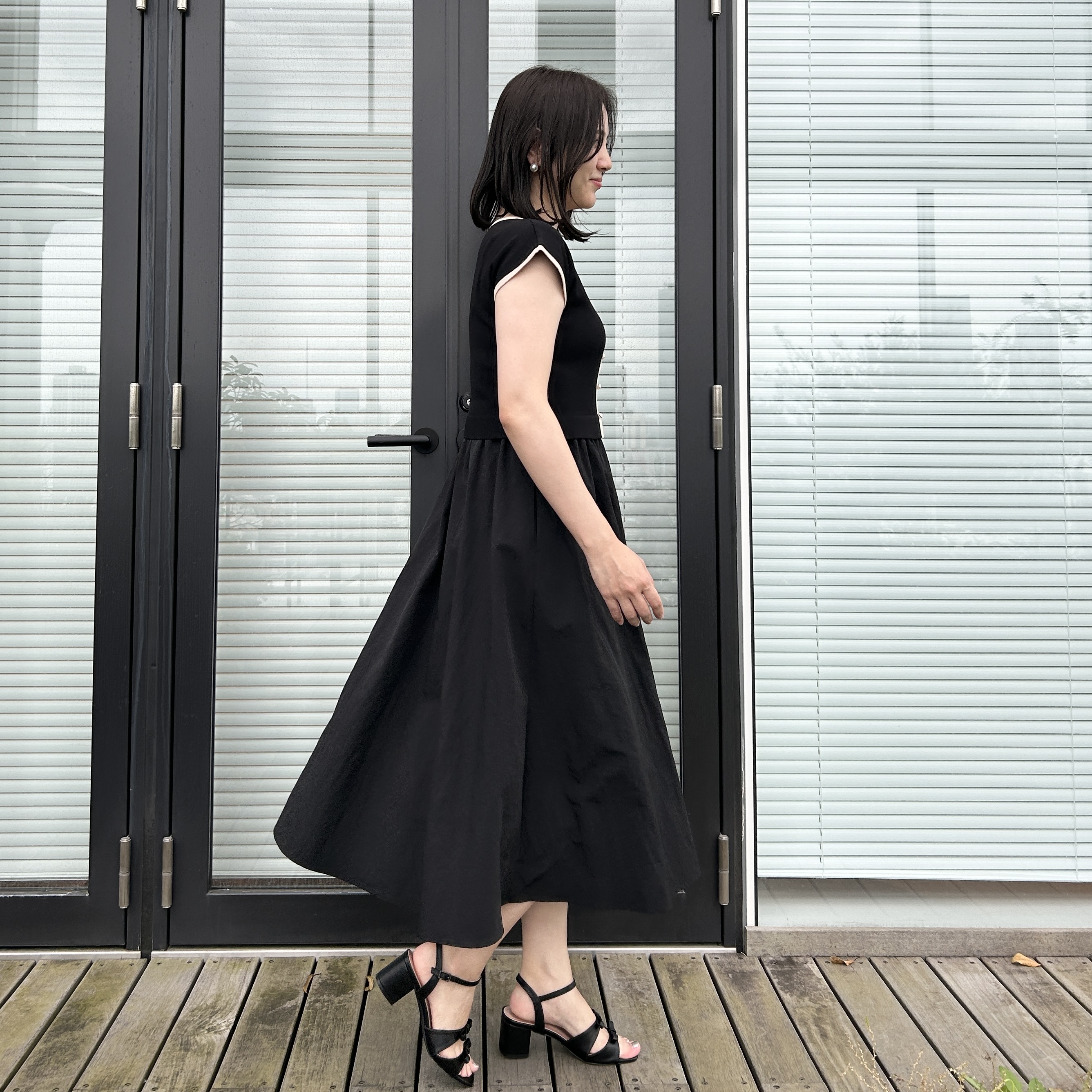 shinoさんの「Couture brooch｜【洗濯機可】バイカラー ニットドッキング ワンピース」を使ったコーディネート