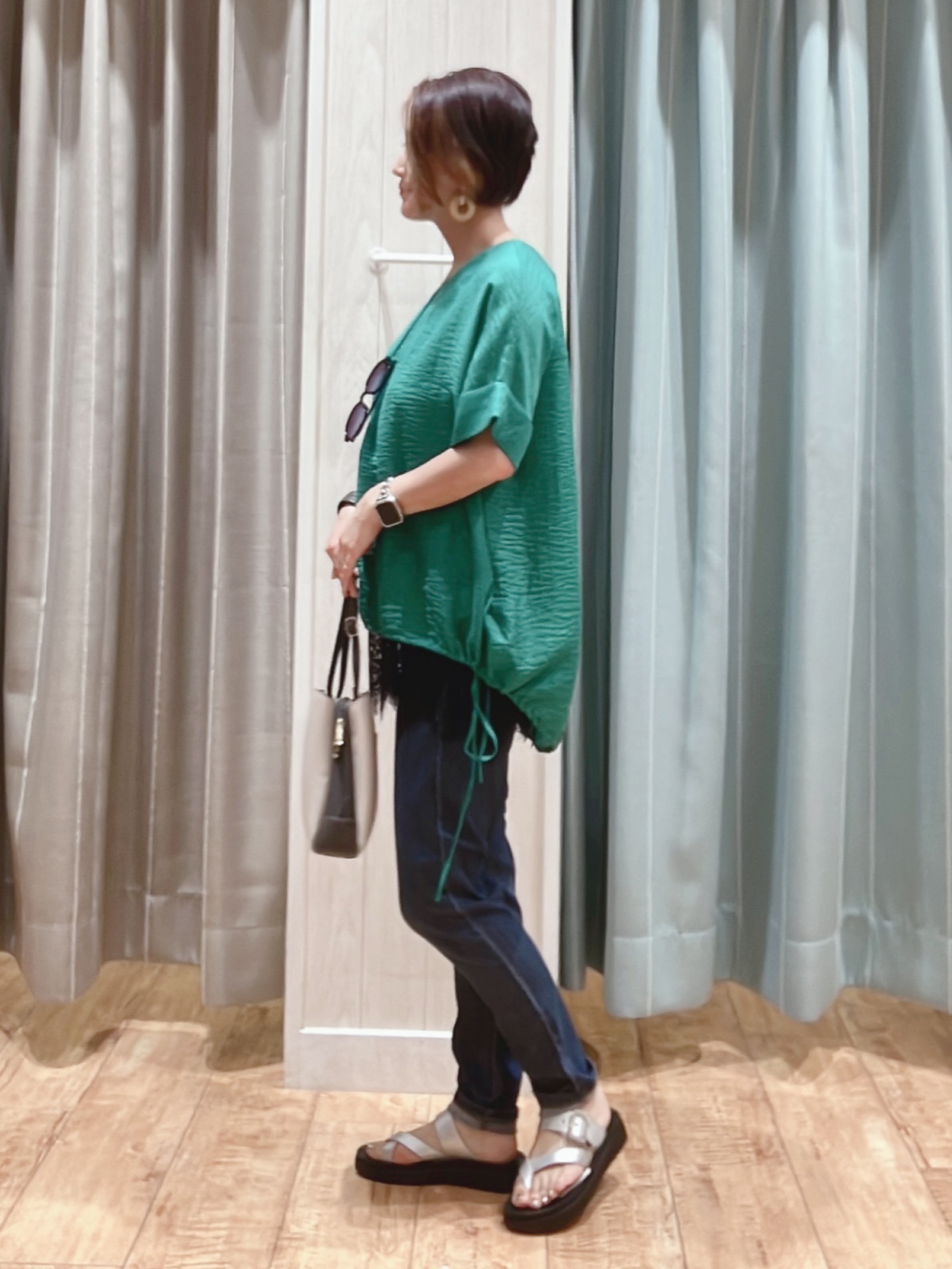 aaamiさんの「SHOO･LA･RUE｜【高レビュー/体型カバー】インせず着られる スキッパー裾リボンブラウス」を使ったコーディネート