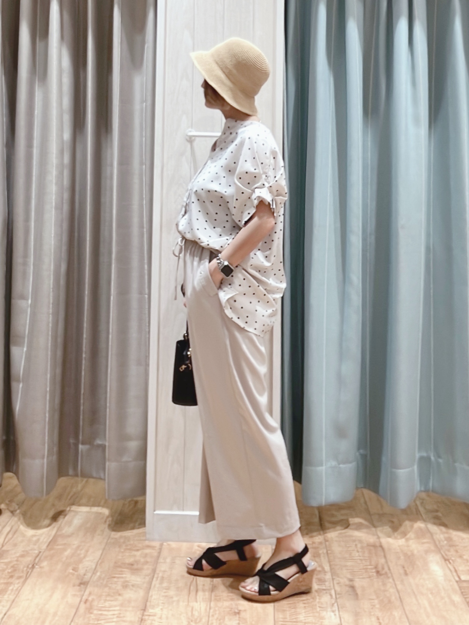 aaamiさんの「SHOO･LA･RUE｜【洗濯機可／洗濯後しわになりにくい】大人の甘さをプラスする ドット柄袖タックブラウス」を使ったコーディネート