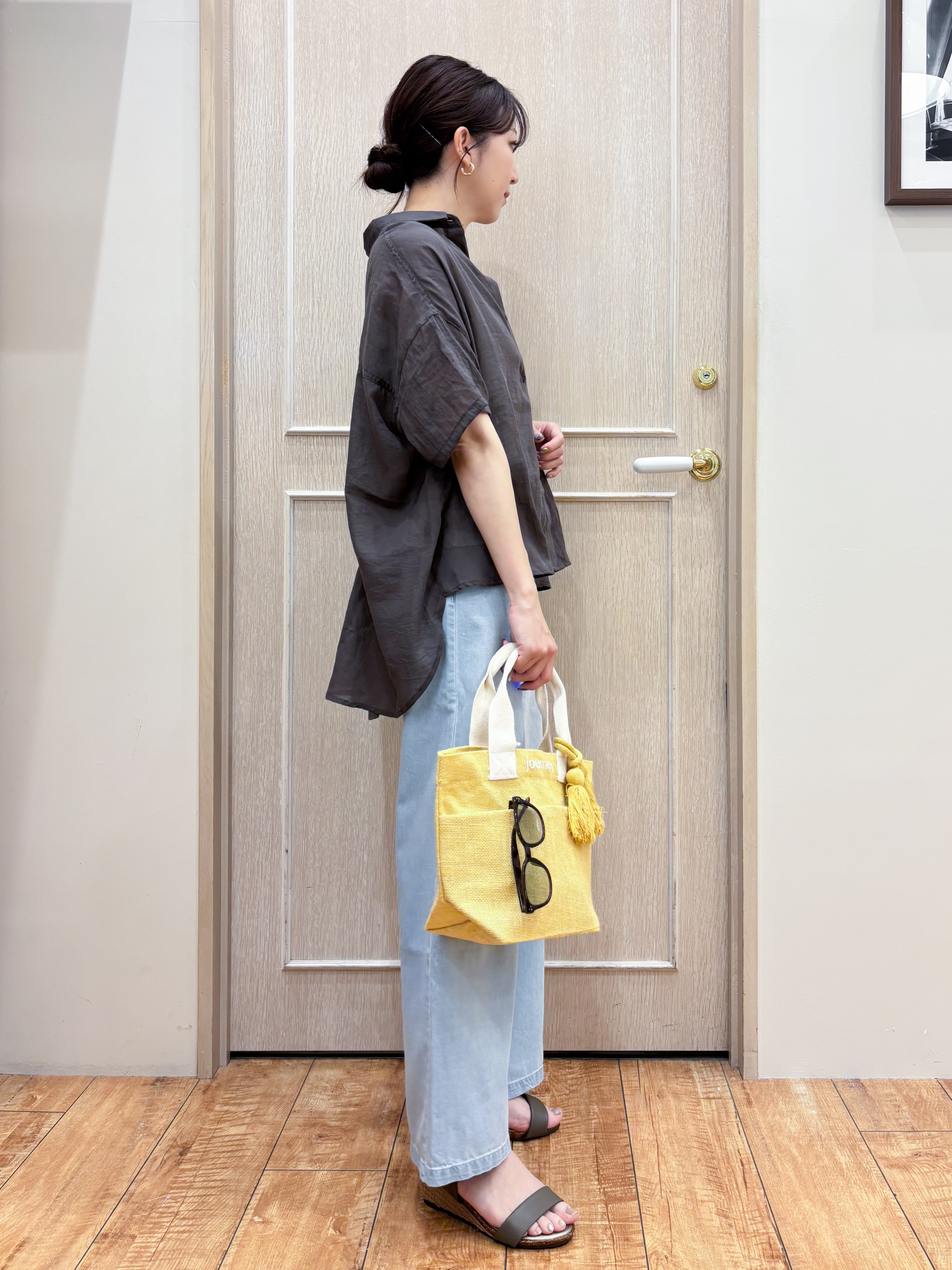 なみさんの「SHOO･LA･RUE｜ヒップがすっぽり隠れる やわらか5分袖シアーシャツ」を使ったコーディネート