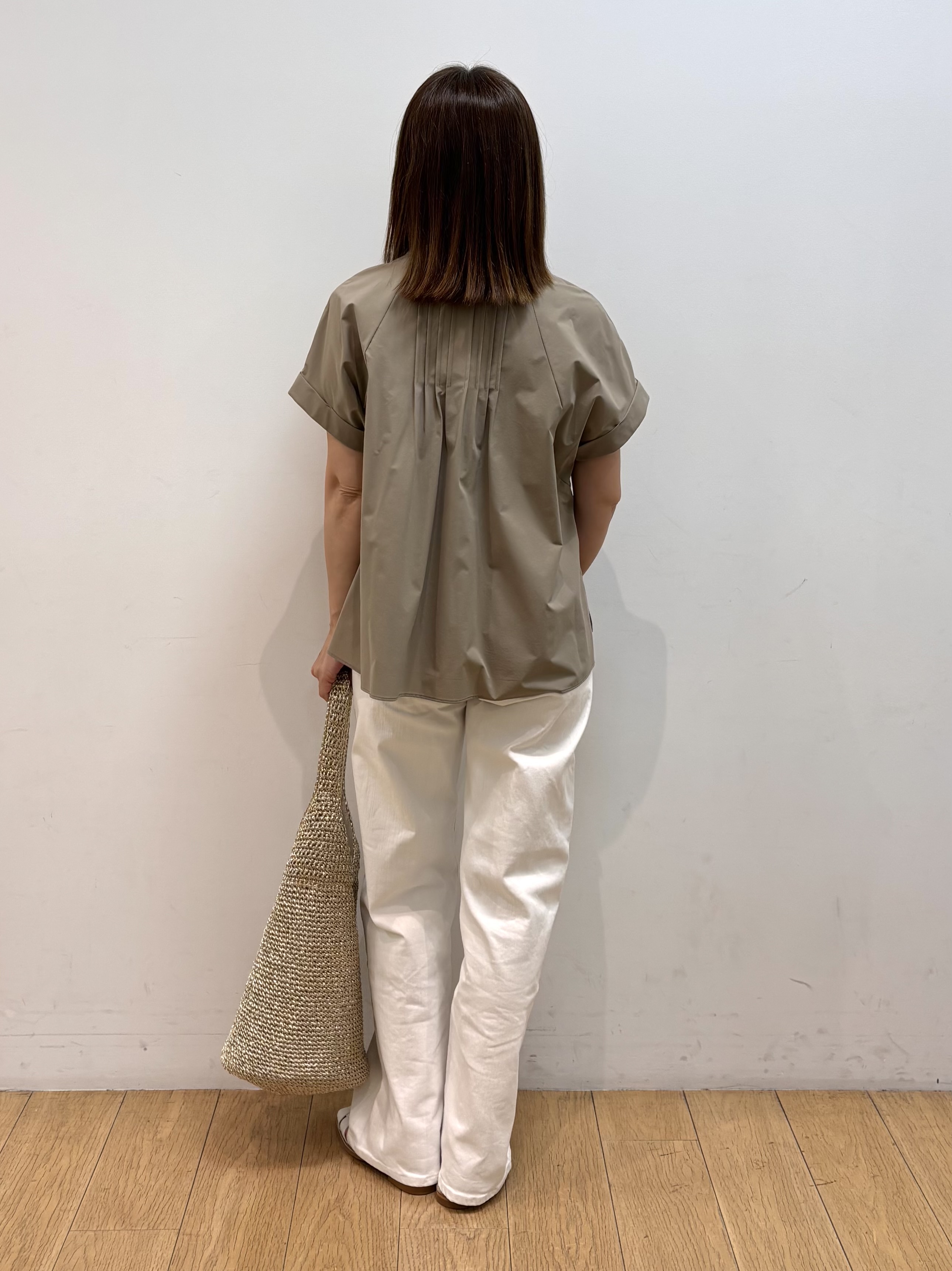 mikkoさんの「INDIVI｜【撥水／UVケア／SETUP可能】軽量タックスキッパーブラウス」を使ったコーディネート