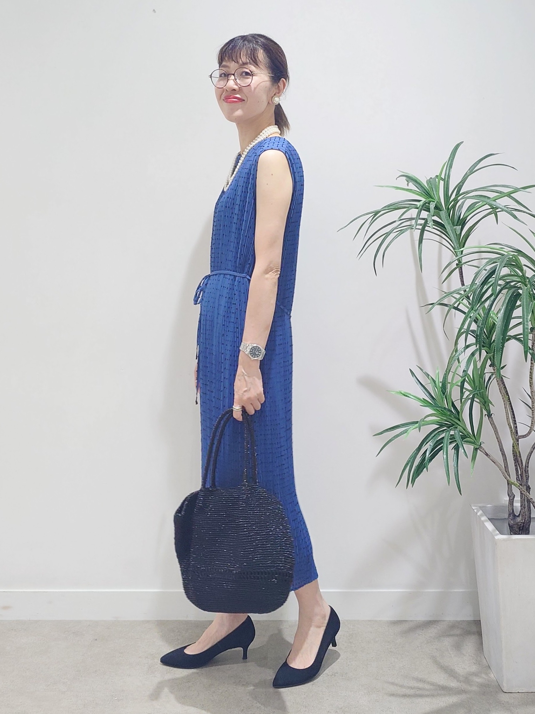 MUTSUKOさんの「UNTITLED｜【華やか/シアー感】ドットジャガードワンピース」を使ったコーディネート