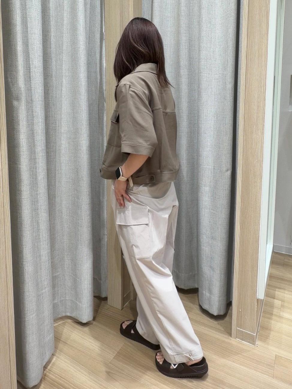 Fumikaさんの「grove｜【洗える・ON/OFF使える】繊細レースが引き立つ、フレンチ袖ブラウス」を使ったコーディネート
