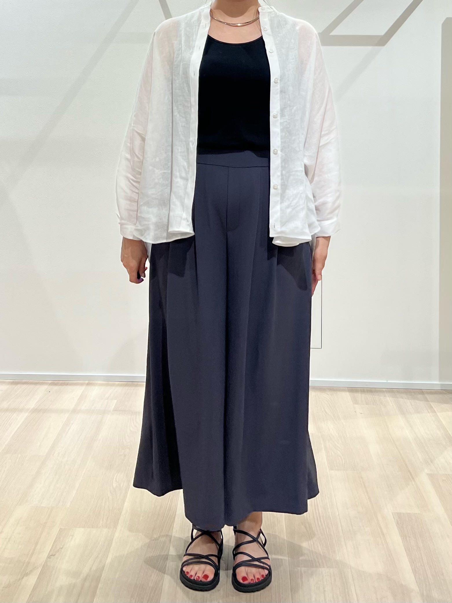 TOMOMIさんの「UNTITLED｜【麻100】リネンドルマンシャツ」を使ったコーディネート