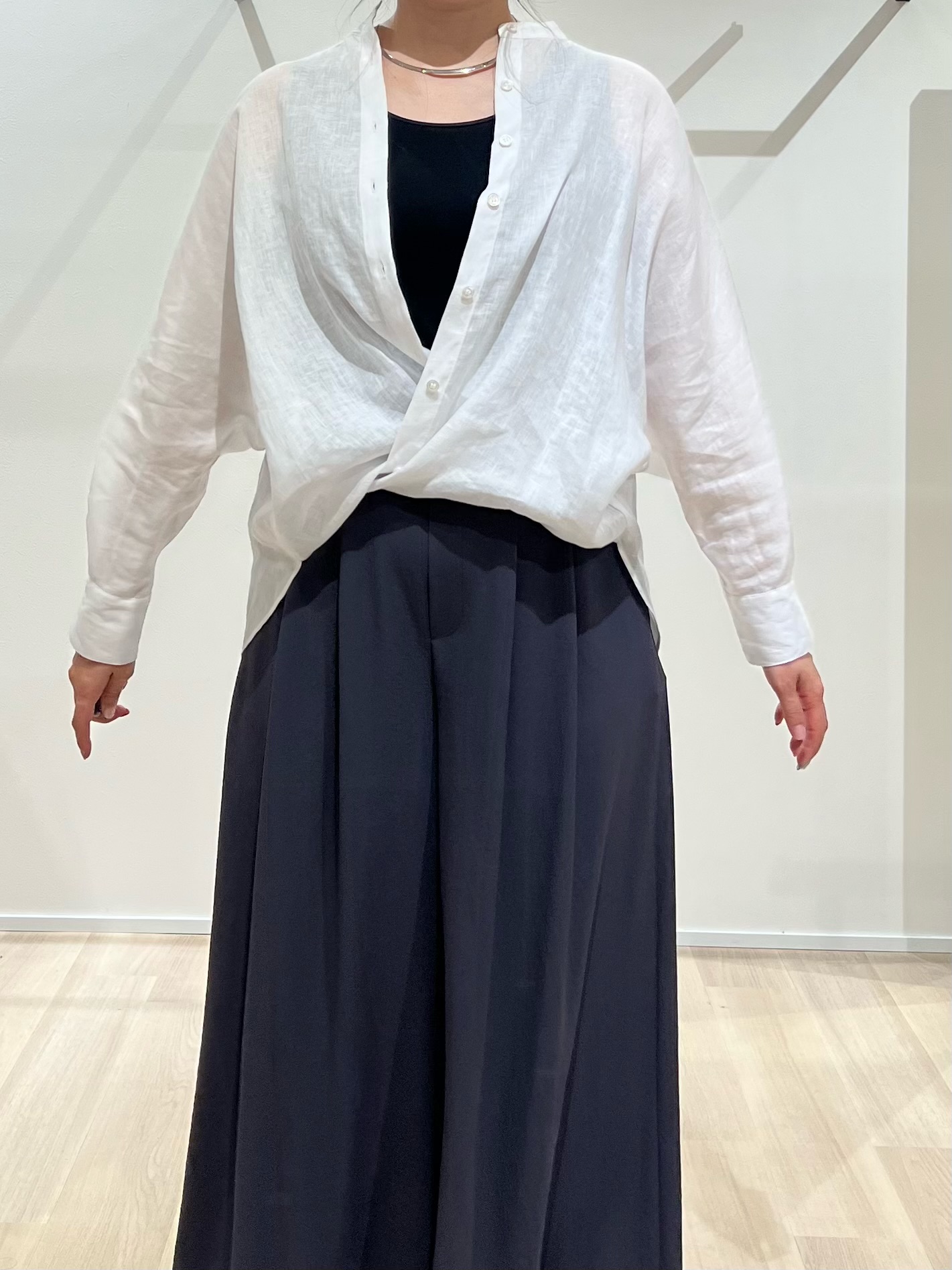 TOMOMIさんの「UNTITLED｜【麻100】リネンドルマンシャツ」を使ったコーディネート