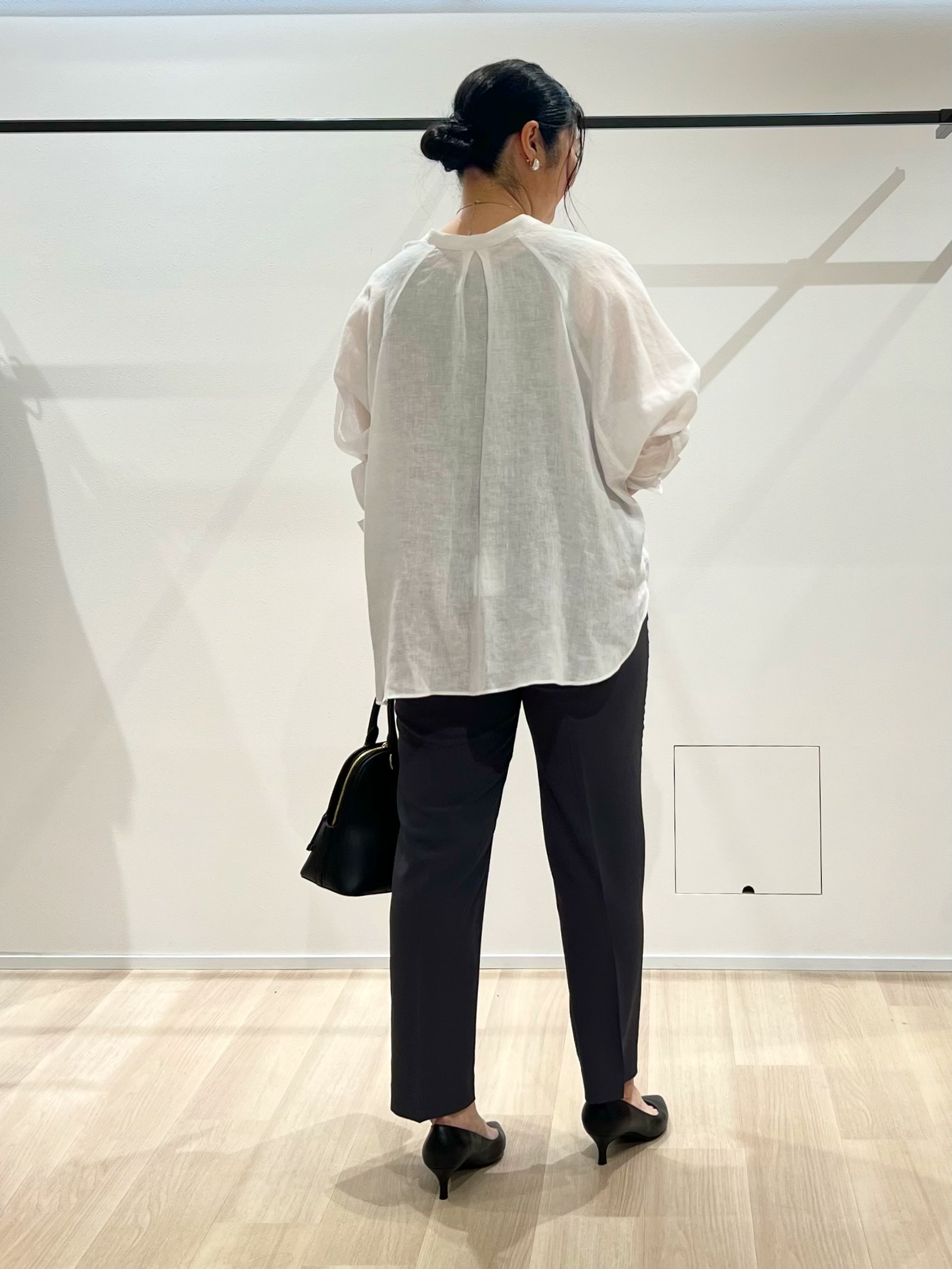 TOMOMIさんの「UNTITLED｜【麻100】リネンドルマンシャツ」を使ったコーディネート