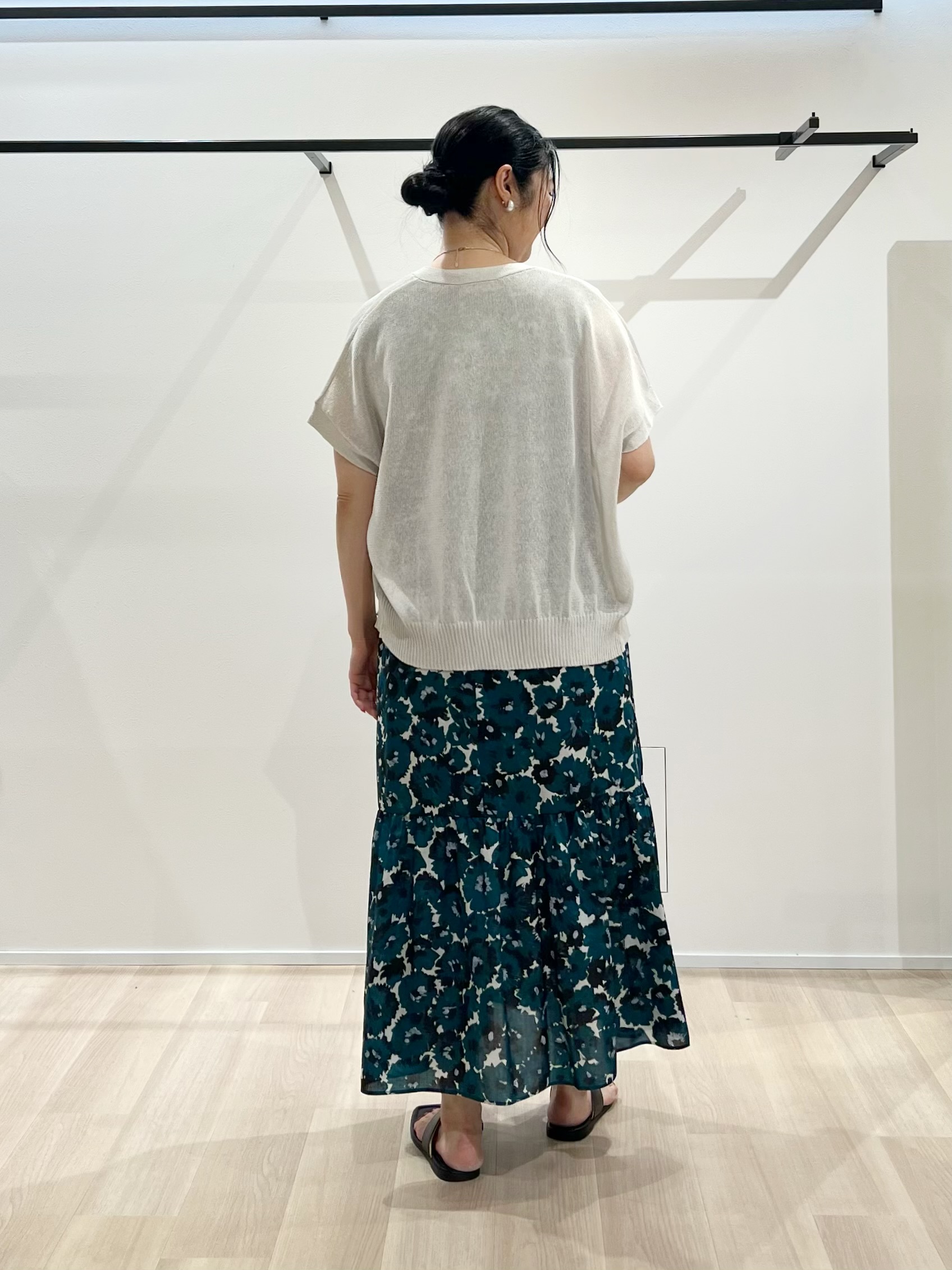 TOMOMIさんの「UNTITLED｜【花柄/着映え】フラワープリントワンピース」を使ったコーディネート