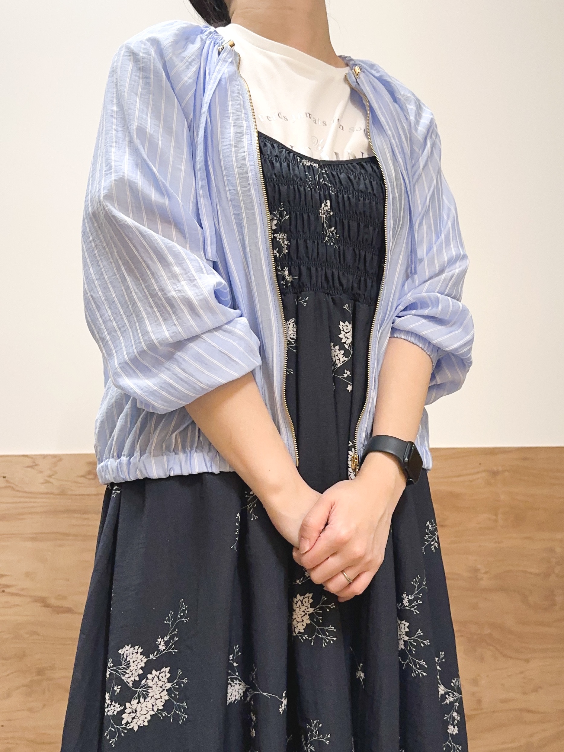 すーさんの「grove｜気温調整にも◎ブラウス感覚で羽織れるシアーブルゾン」を使ったコーディネート