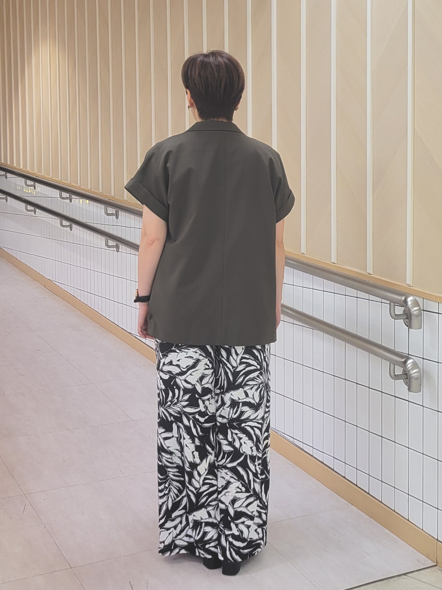 tomoさんの「COUP DE CHANCE｜【手洗い可／セットアップ可】こなれ半袖ジャケット」を使ったコーディネート