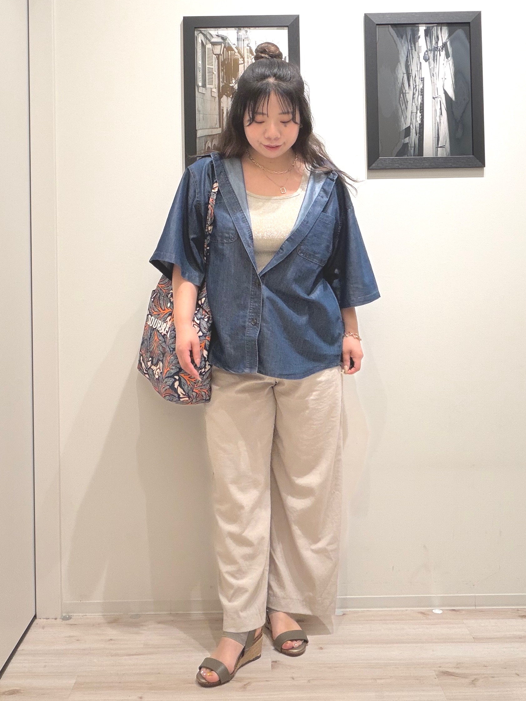 まちゃんなちゃんさんの「SHOO･LA･RUE｜【セットアップ可/S-LL】ライトオンスデニム 5分袖シャツ」を使ったコーディネート