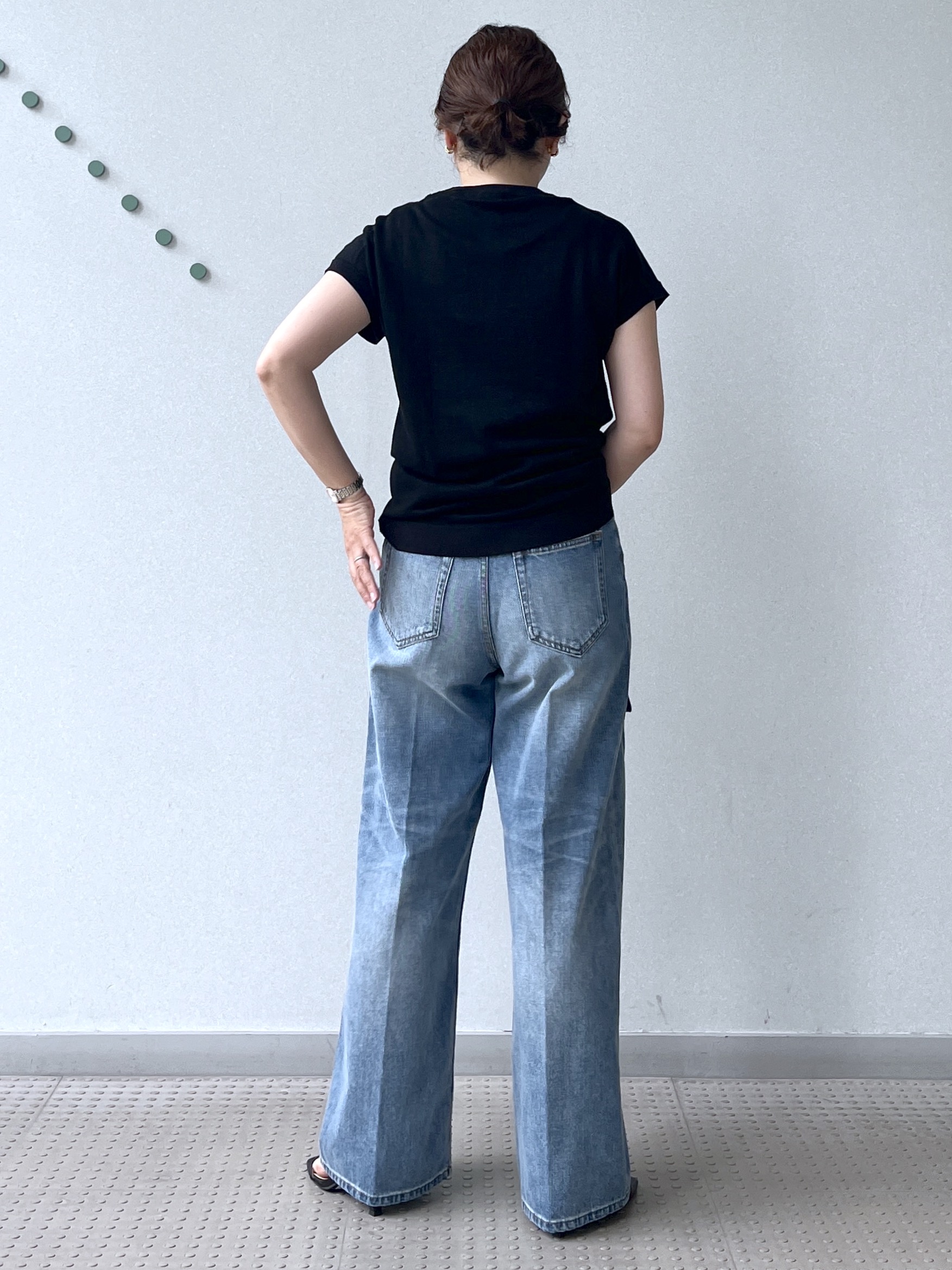 Soeさんの「DRESSTERIOR｜ヴィンテージ加工ワイドデニムパンツ」を使ったコーディネート