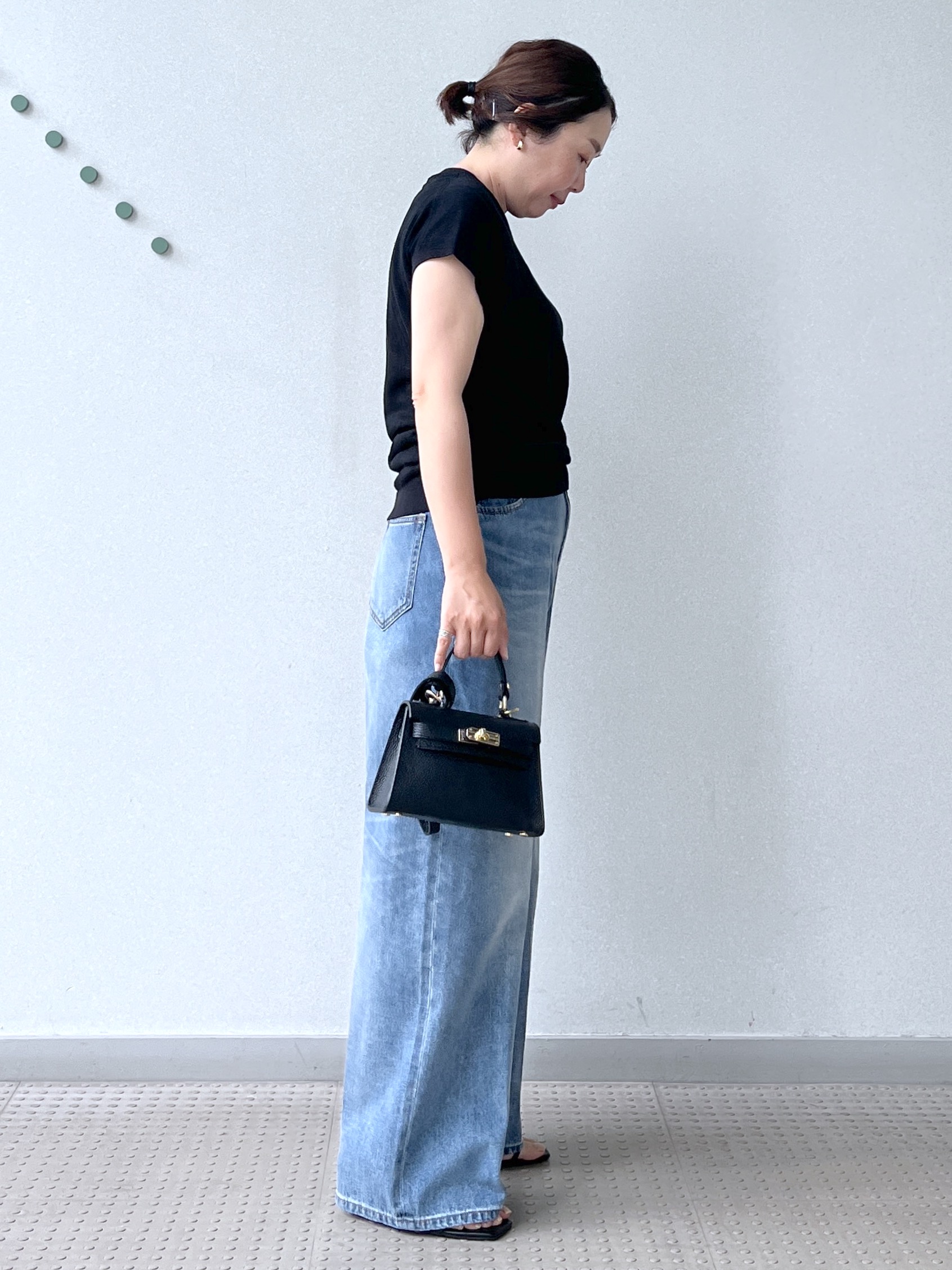 Soeさんの「DRESSTERIOR｜ヴィンテージ加工ワイドデニムパンツ」を使ったコーディネート