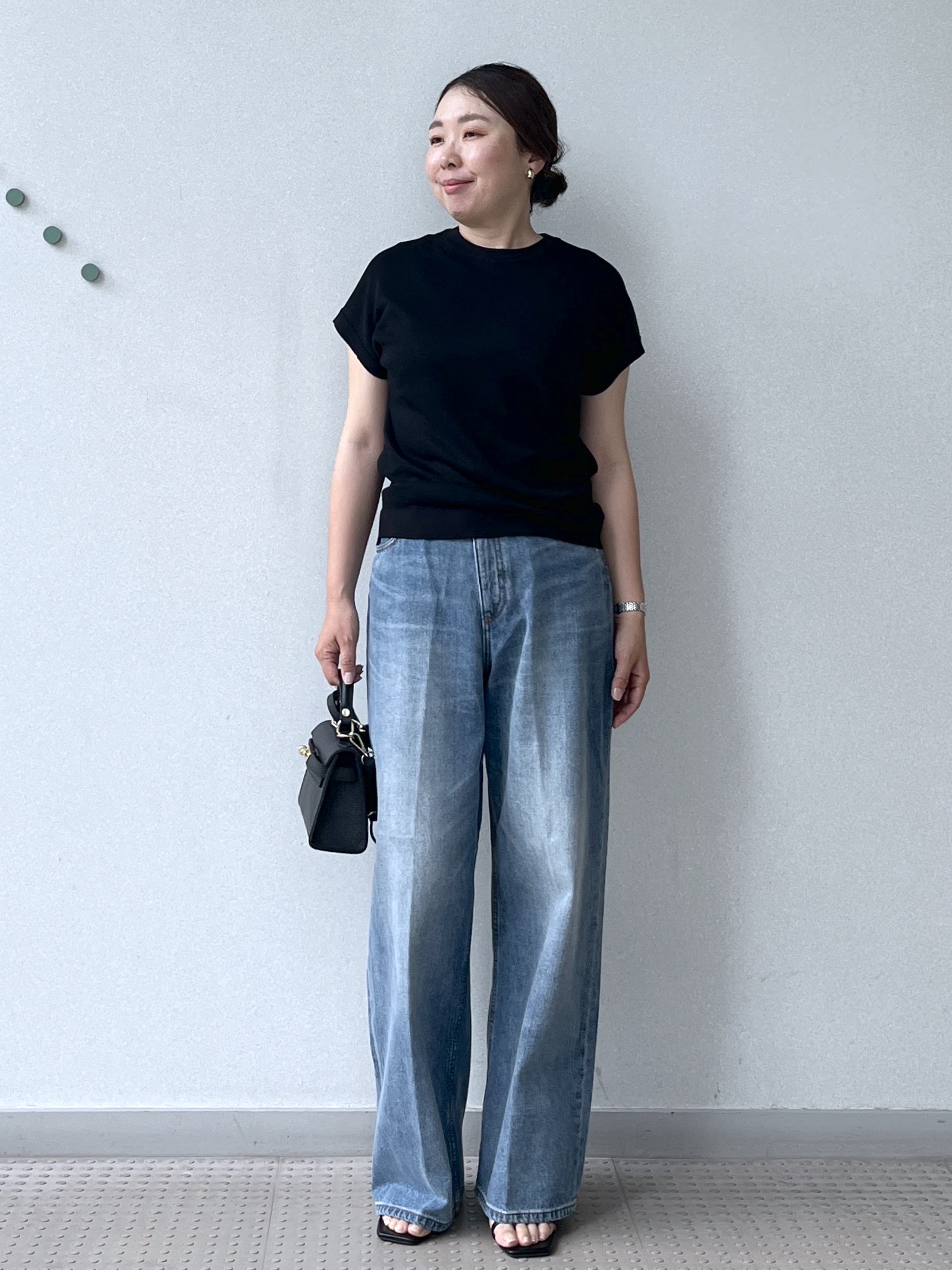 Soeさんの「DRESSTERIOR｜ヴィンテージ加工ワイドデニムパンツ」を使ったコーディネート