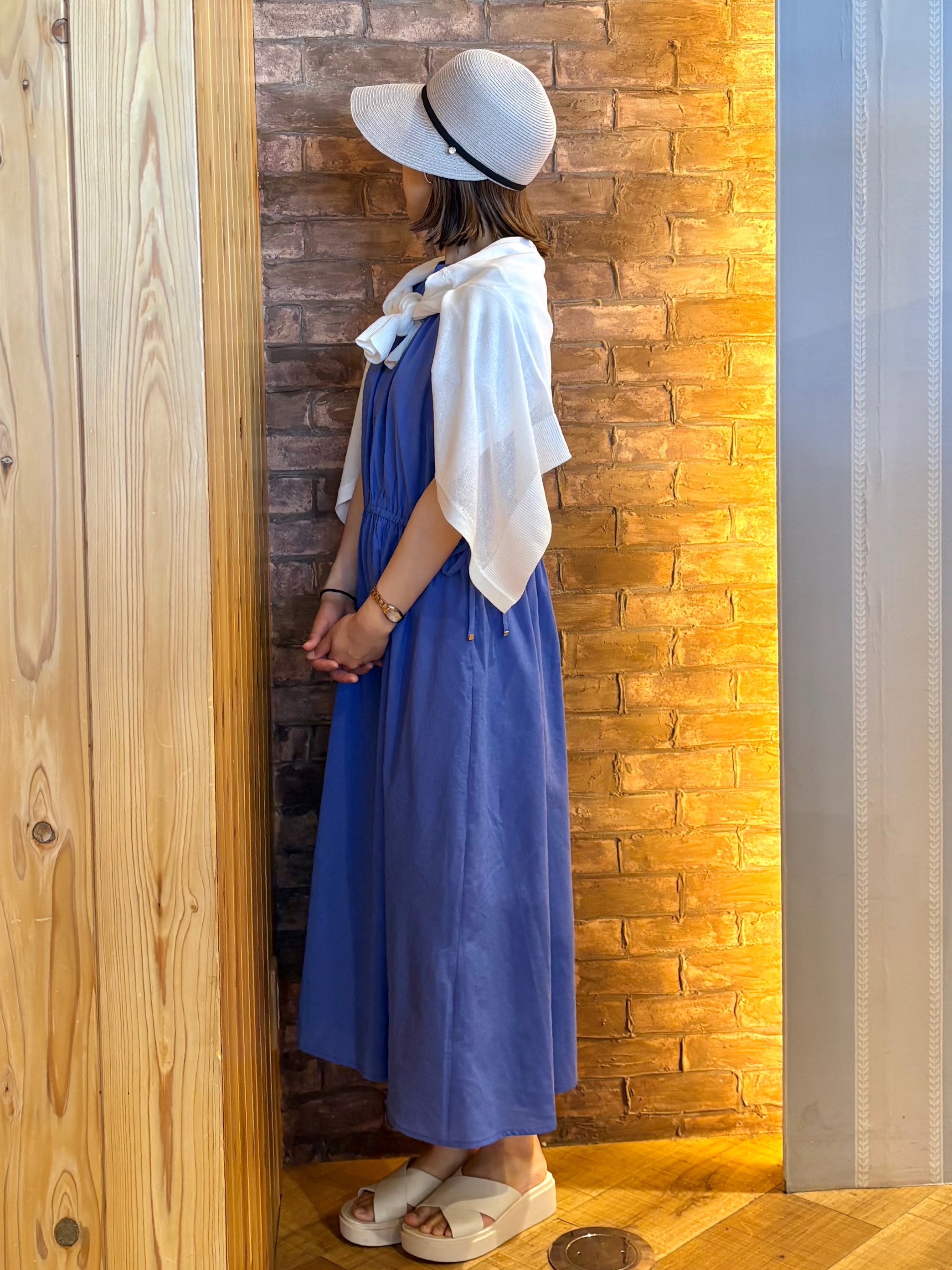 mieさんの「SHOO･LA･RUE｜【洗濯機可/S-LL】オンにもオフにも マルチに使えるボタンレスカーディガン」を使ったコーディネート