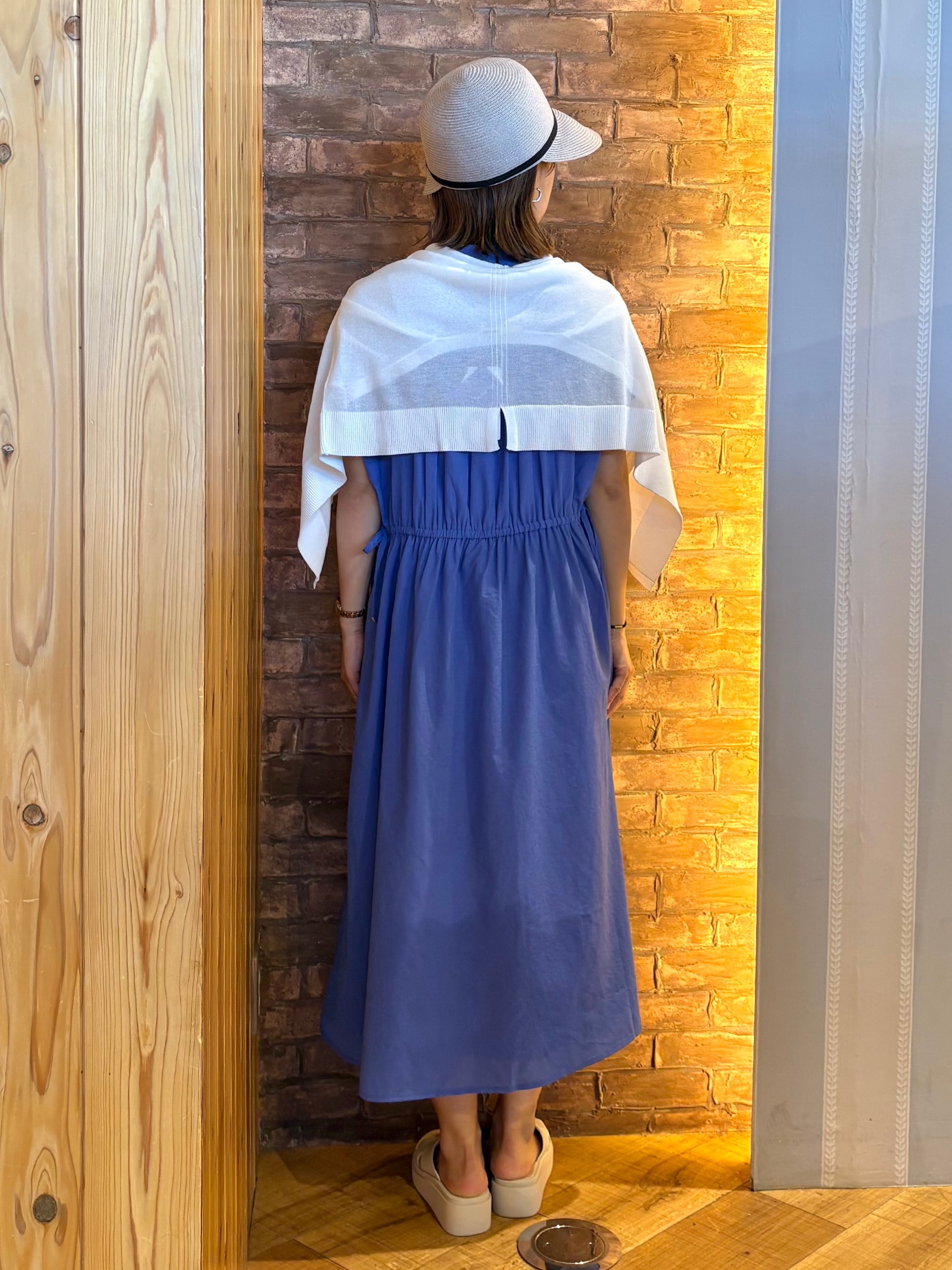mieさんの「SHOO･LA･RUE｜【洗濯機可/S-LL】オンにもオフにも マルチに使えるボタンレスカーディガン」を使ったコーディネート