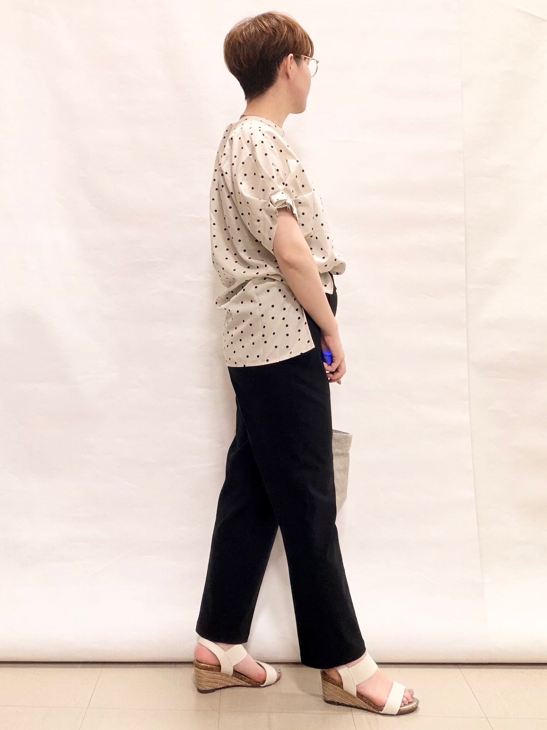 なっちゃんさんの「SHOO･LA･RUE｜【洗濯機可／洗濯後しわになりにくい】大人の甘さをプラスする ドット柄袖タックブラウス」を使ったコーディネート