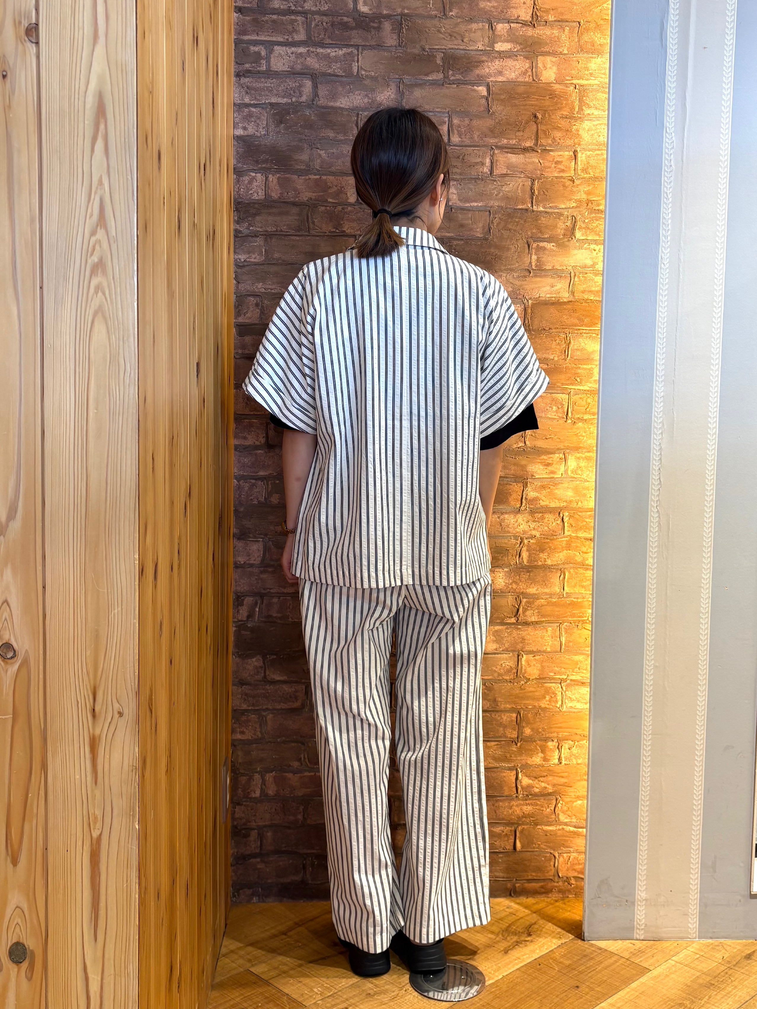 mieさんの「SHOO･LA･RUE｜【S-LL/吸水速乾/セットアップ可】羽織るだけで主役になる サッカーストライプシャツジャケット」を使ったコーディネート