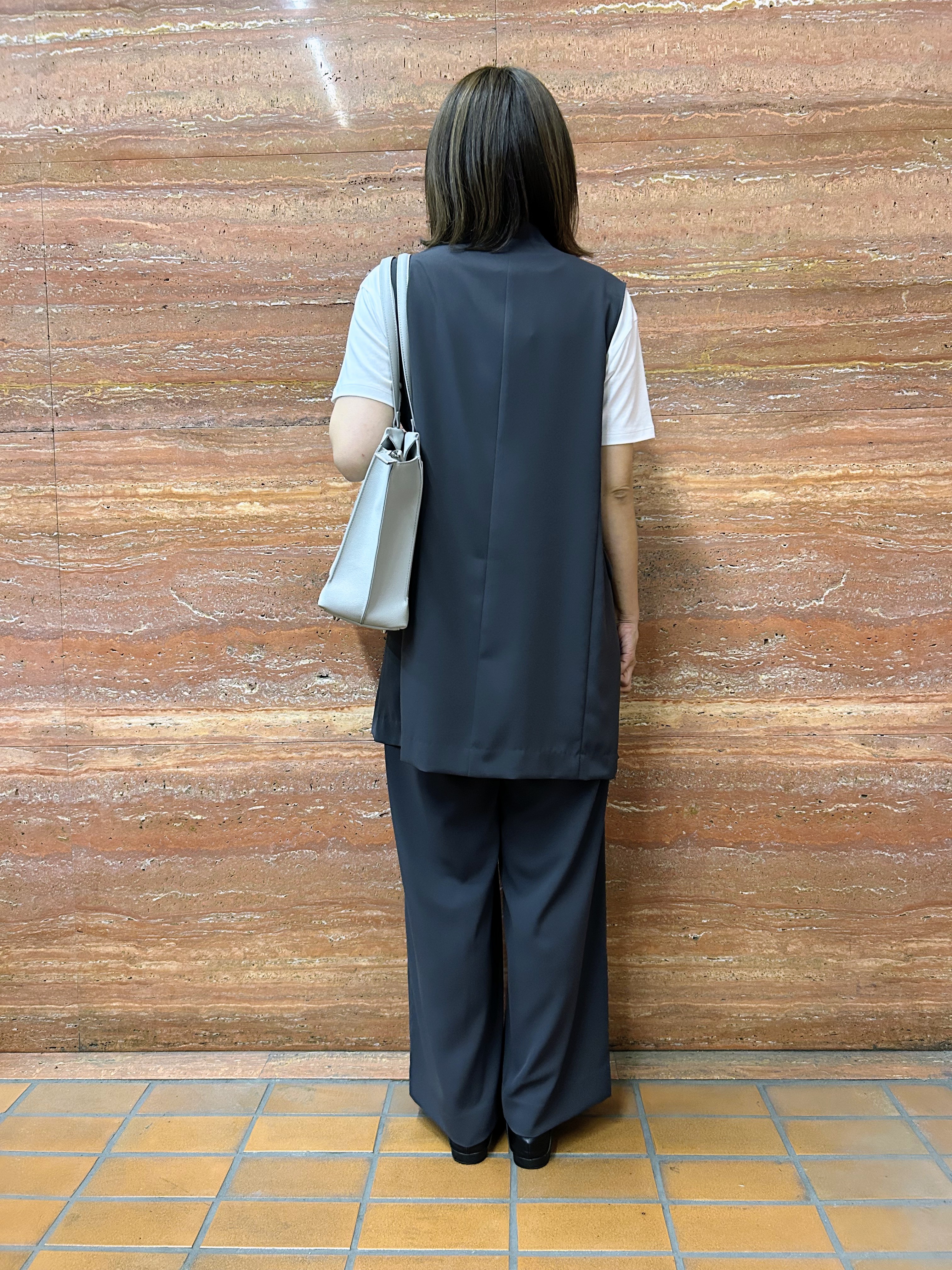レイさんの「INDIVI｜【接触冷感／透湿／着る日傘】颯爽ジレジャケット」を使ったコーディネート