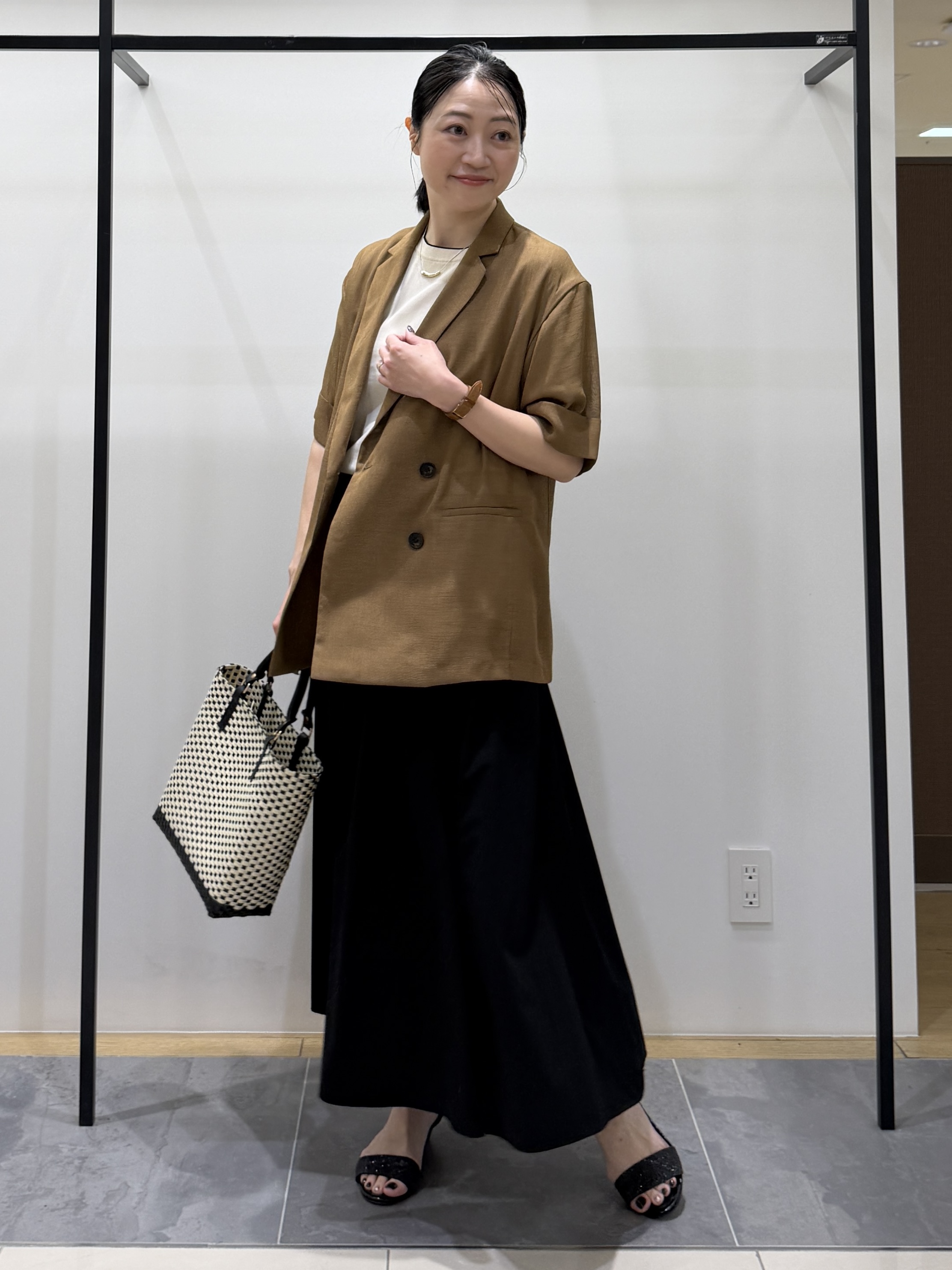 shihoさんの「INDIVI｜【洗える／メッシュ素材／SETUP可能】半袖シアージャケット」を使ったコーディネート