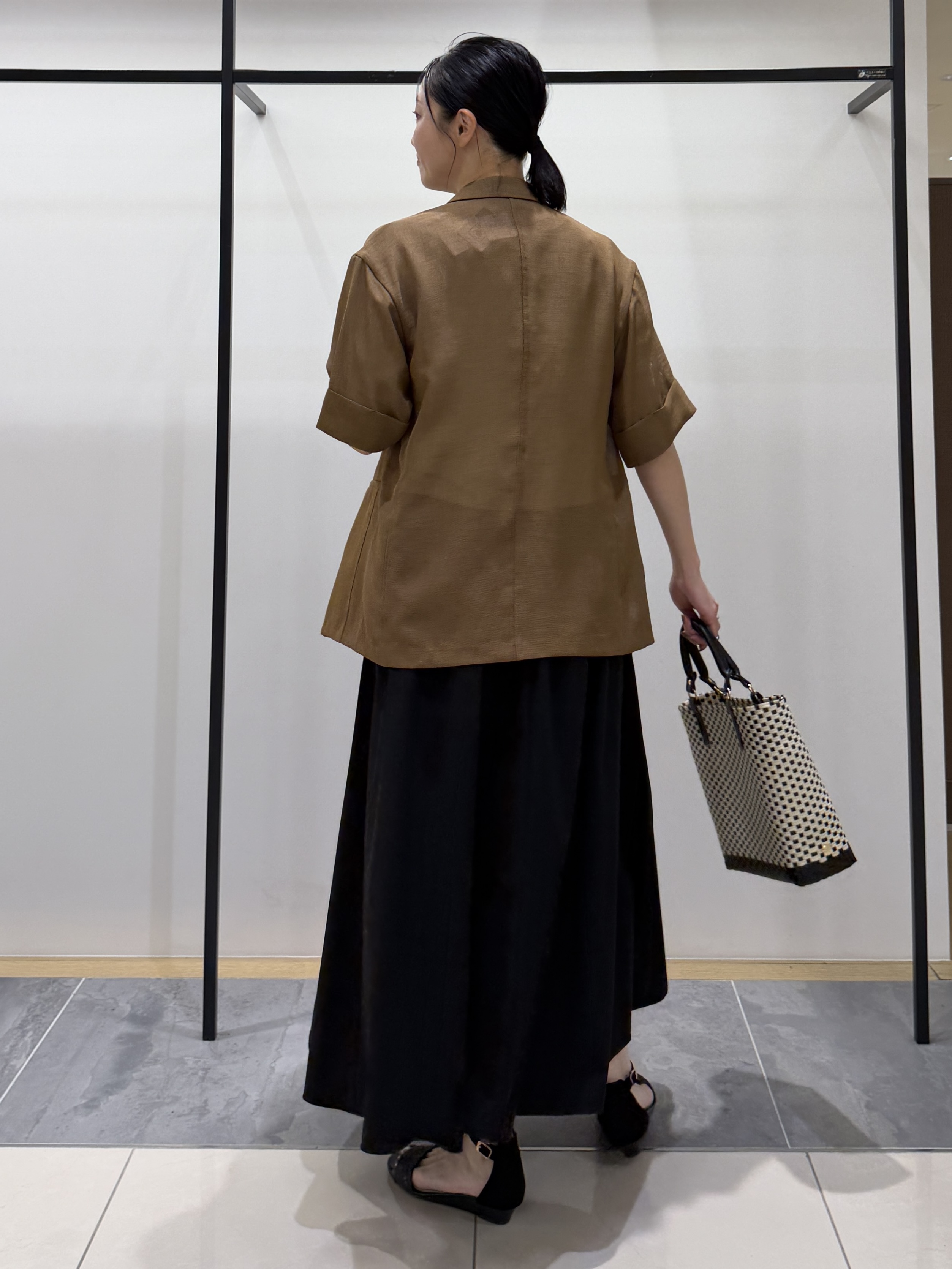 shihoさんの「INDIVI｜【洗える／メッシュ素材／SETUP可能】半袖シアージャケット」を使ったコーディネート