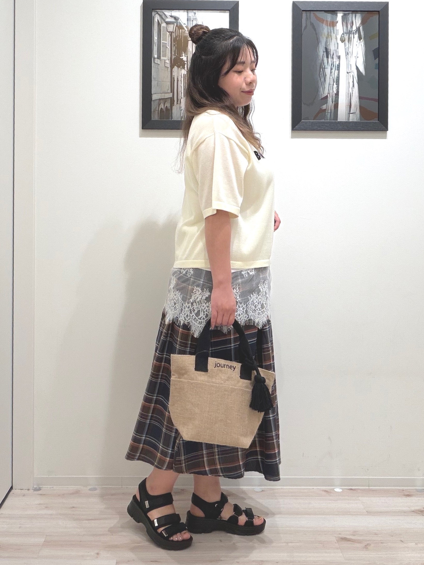 まちゃんなちゃんさんの「SHOO･LA･RUE｜【前後2WAY/S-LL】レイヤードの幅が広がる 裾レースタンクトップ」を使ったコーディネート
