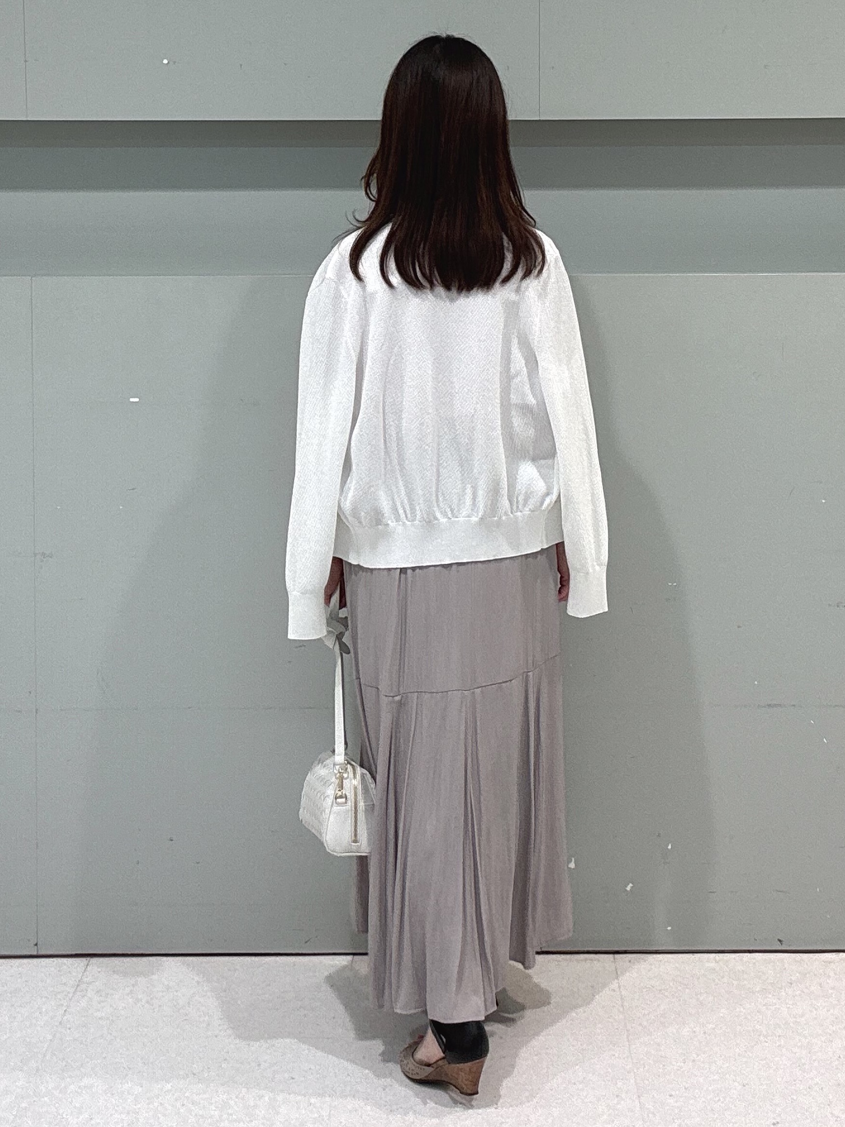 makiさんの「UNTITLED｜◆【アンサンブル可】ラメ混クルーネックカーディガン」を使ったコーディネート