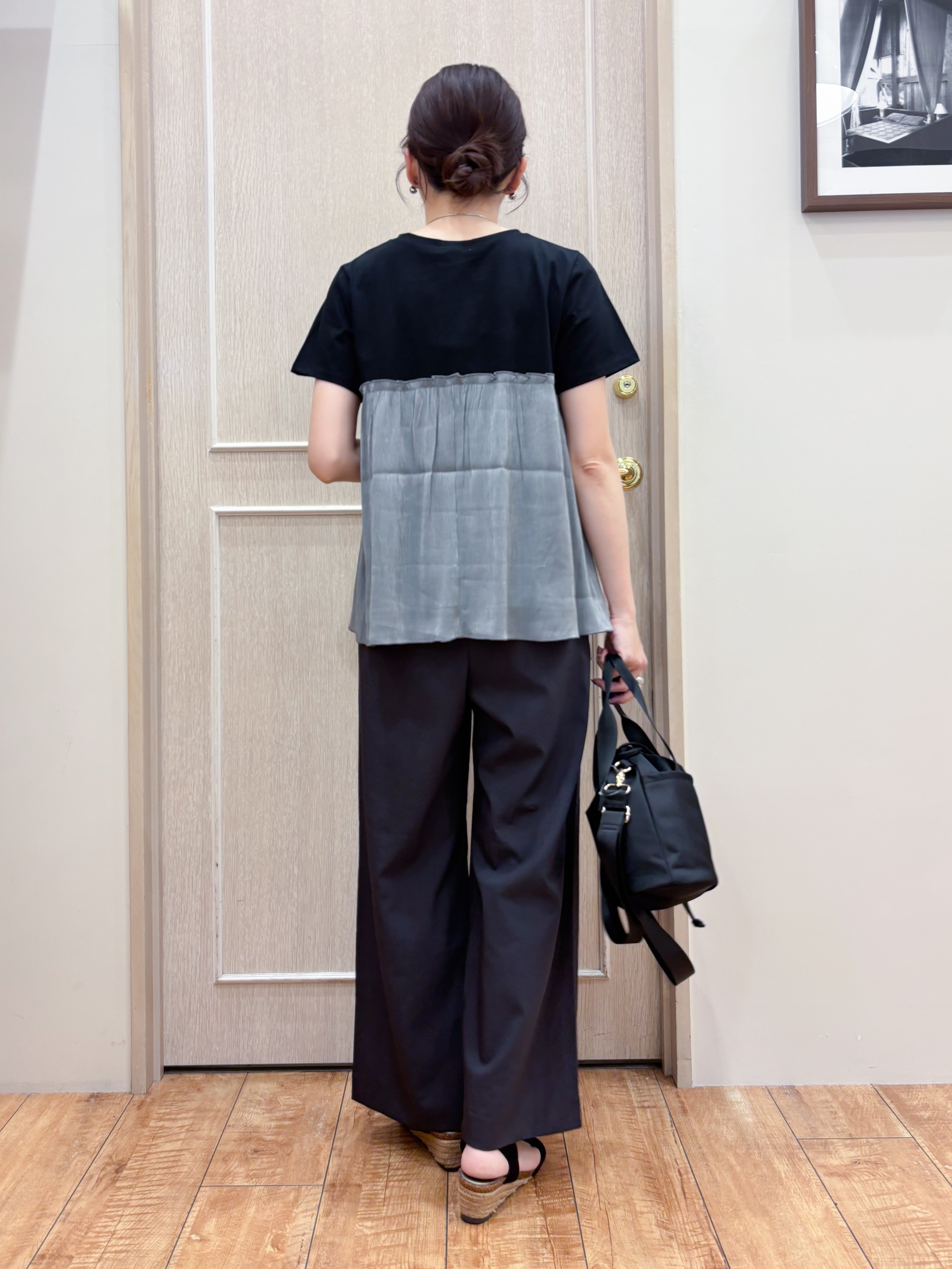 なみさんの「SHOO･LA･RUE｜【体型カバー】1枚でインせず決まる きらきらビスチェ風Tシャツ」を使ったコーディネート