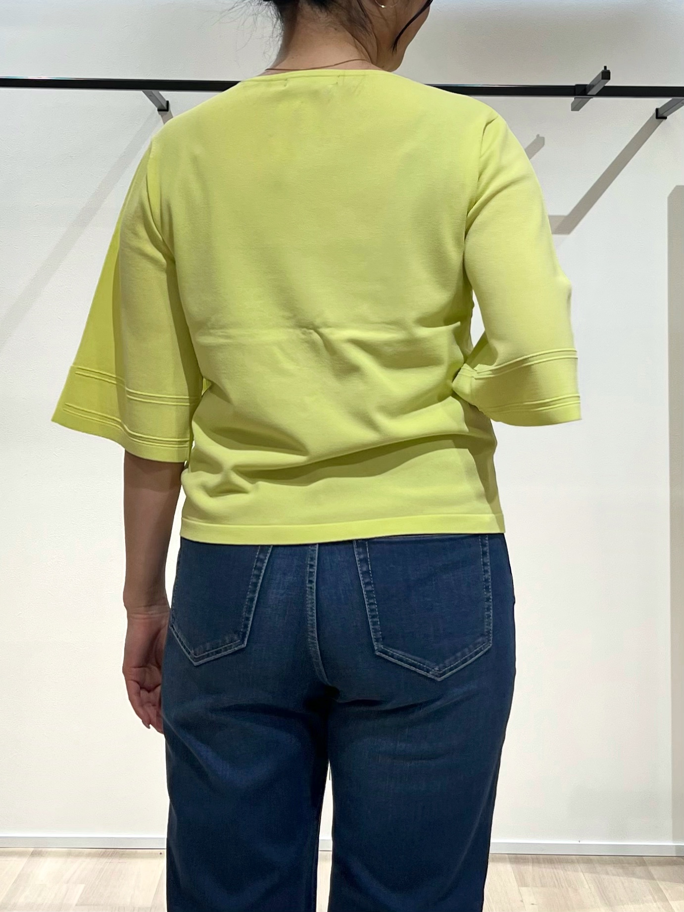 TOMOMIさんの「UNTITLED｜【洗える/清涼感】袖スリットニットプルオーバー」を使ったコーディネート