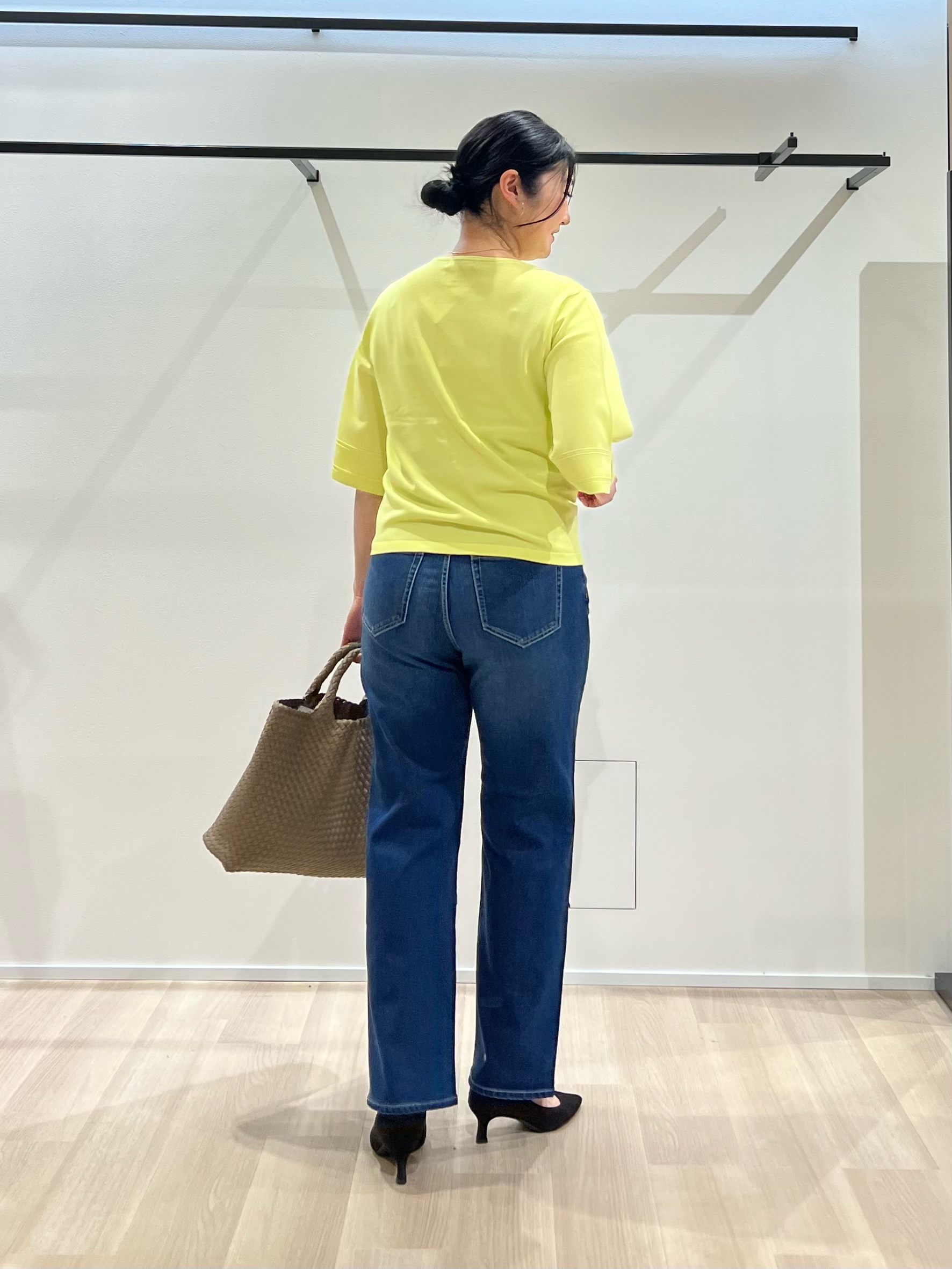 TOMOMIさんの「UNTITLED｜【洗える/清涼感】袖スリットニットプルオーバー」を使ったコーディネート