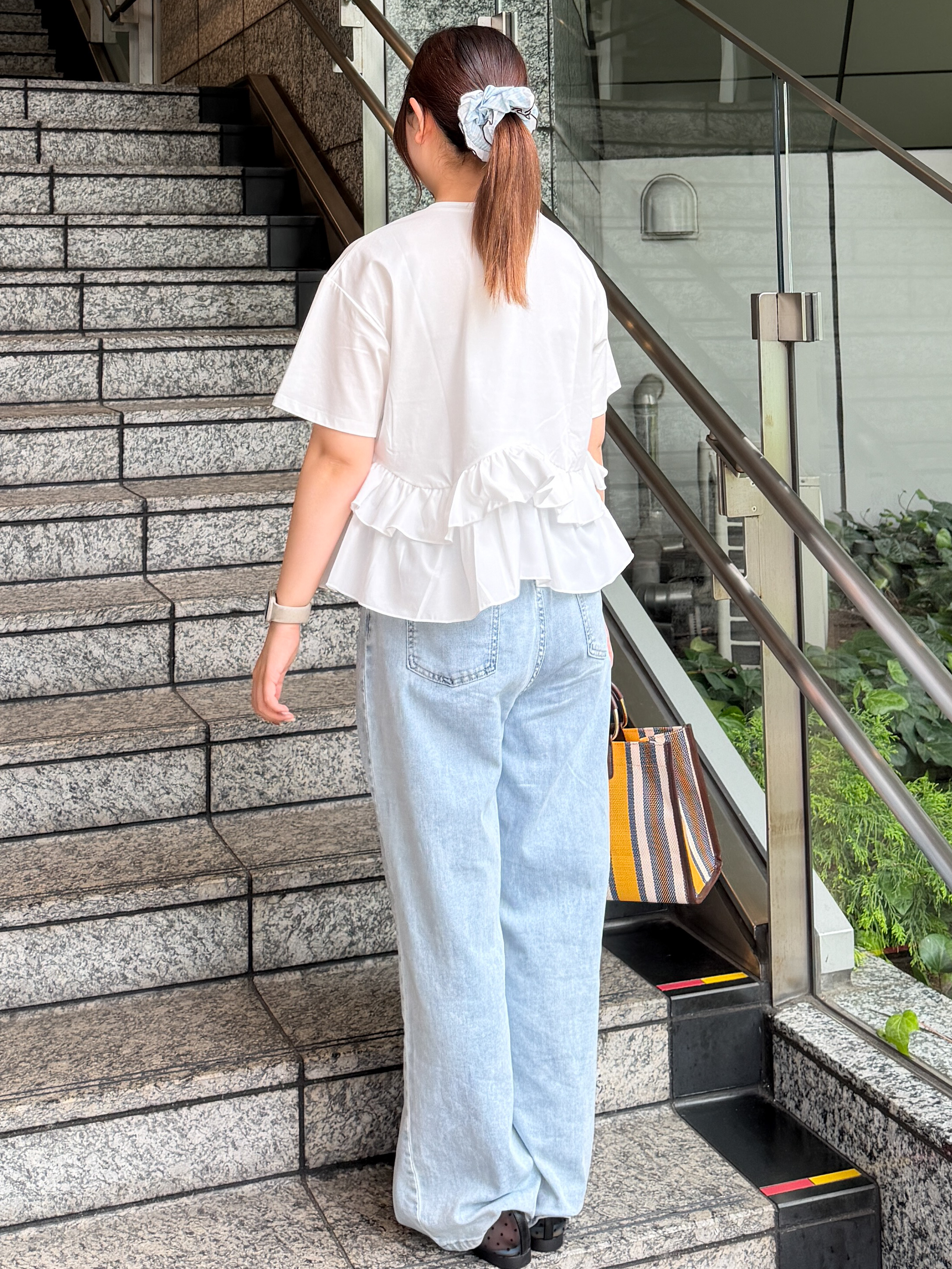 HANNAさんの「OPAQUE.CLIP｜裾フリルドッキングTシャツ【洗濯機OK】」を使ったコーディネート