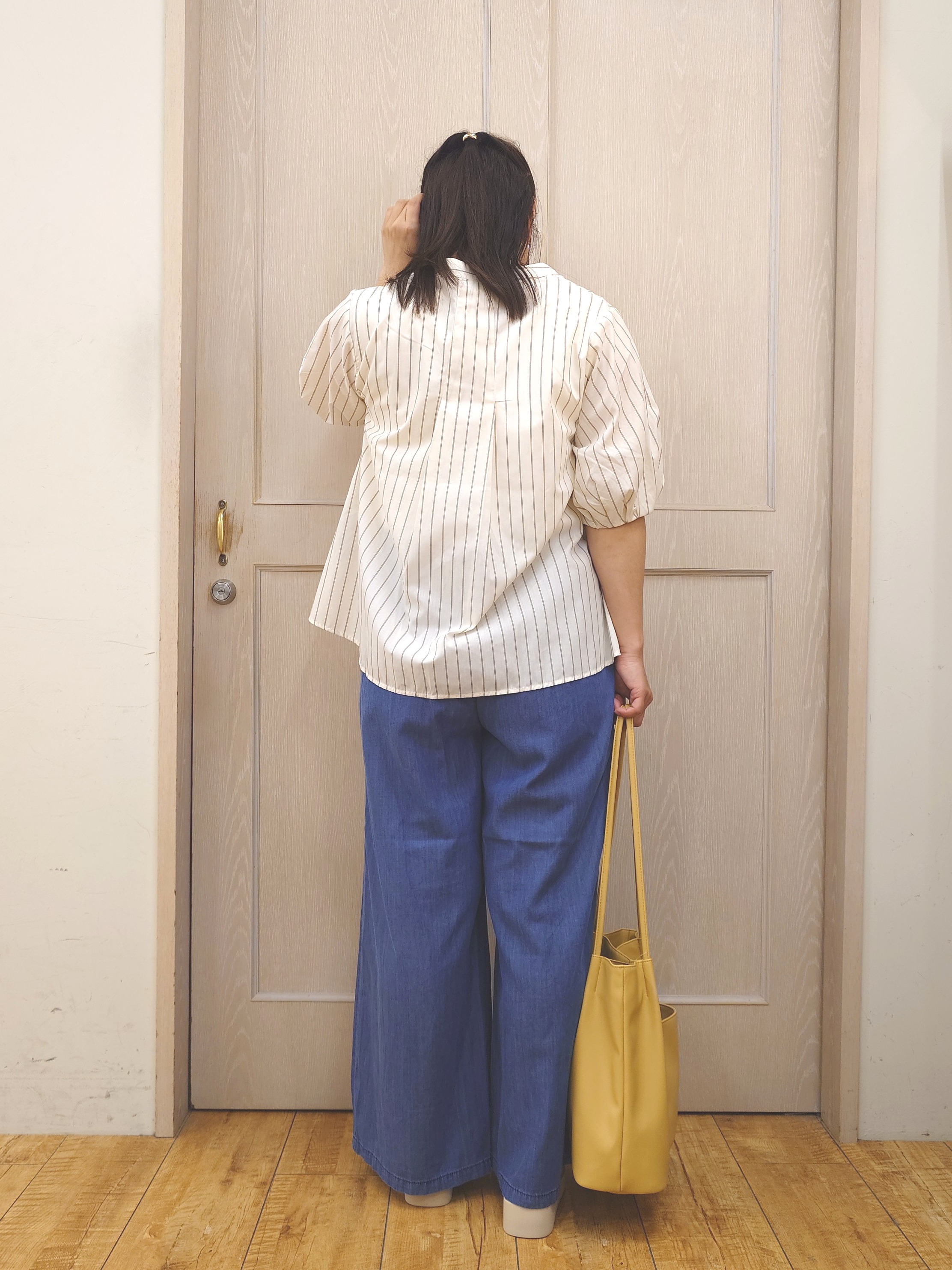 とろろさんの「SHOO･LA･RUE｜【高レビュー/洗濯後しわになりにくい/インせず着られる】自然に体型カバー 麻調ペプラムブラウス」を使ったコーディネート