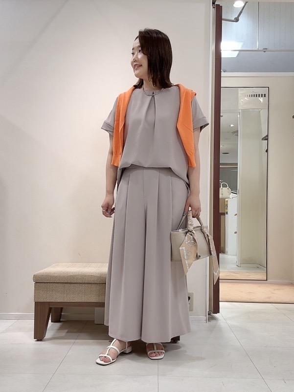 YUIさんの「UNTITLED｜◆【9色展開/アンサンブル可】コットンクルーネックカーディガン」を使ったコーディネート