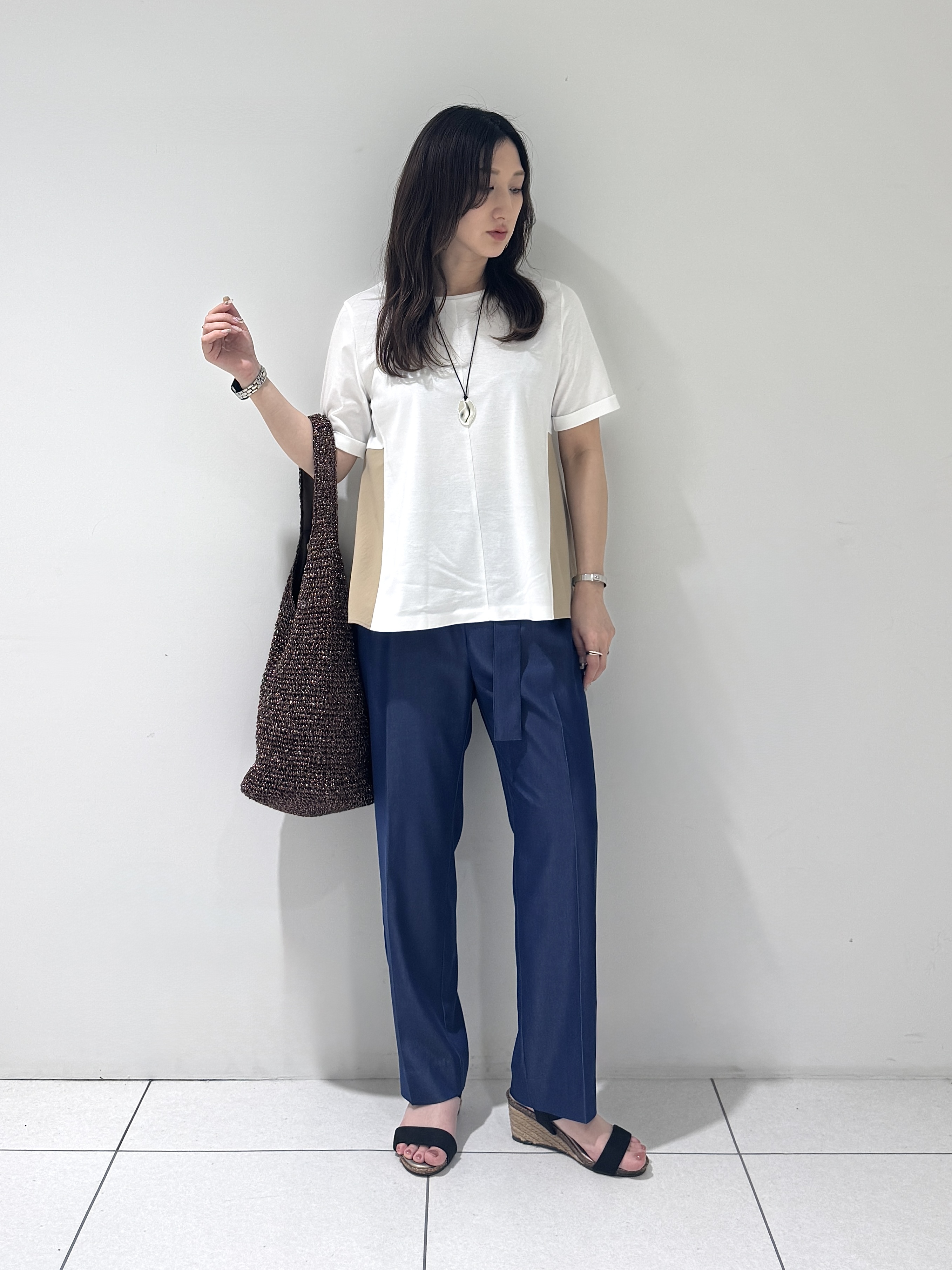 そんさんの「INDIVI｜【バックシャン】異素材ドッキングプルオーバー」を使ったコーディネート