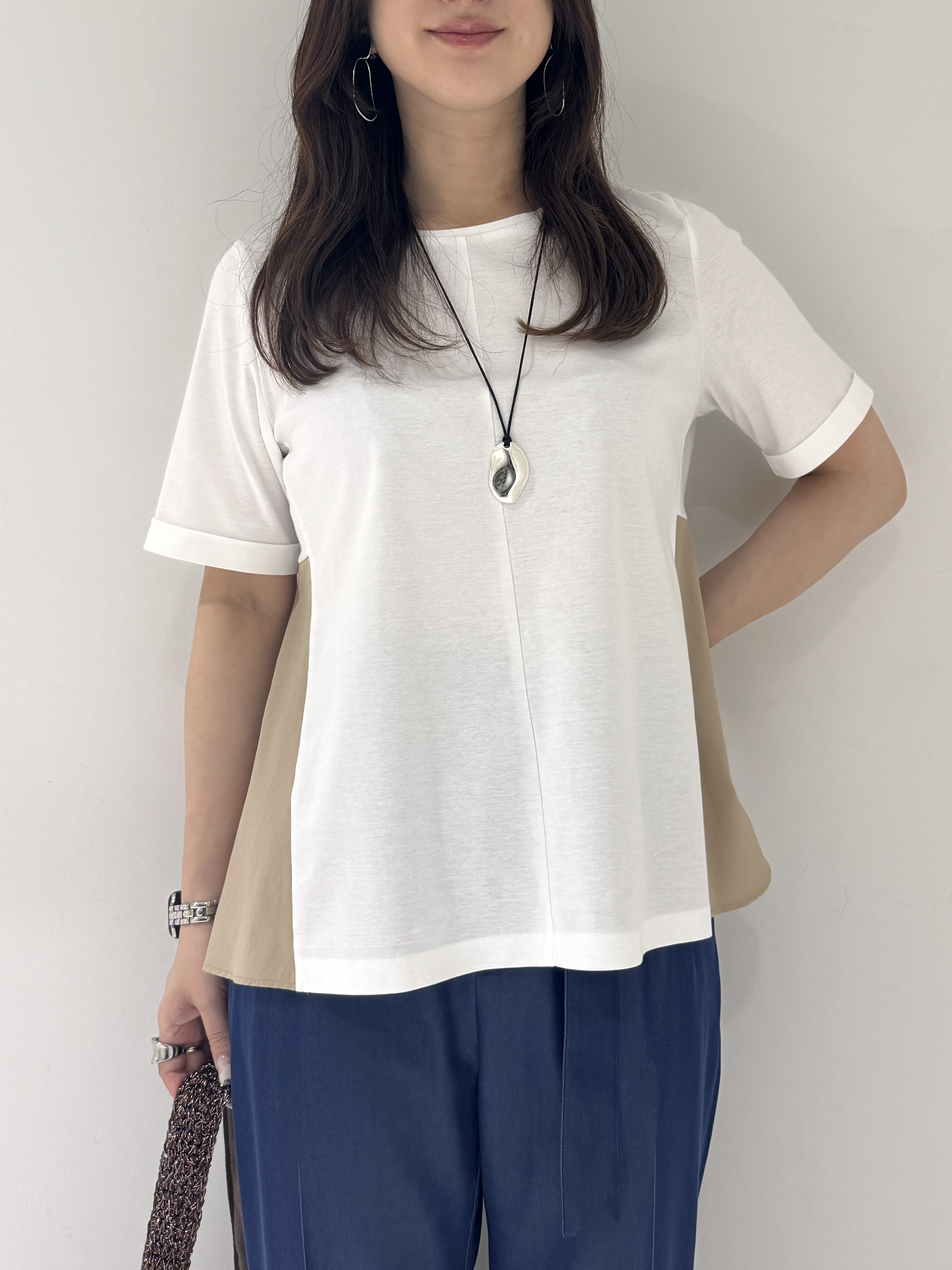 そんさんの「INDIVI｜【バックシャン】異素材ドッキングプルオーバー」を使ったコーディネート