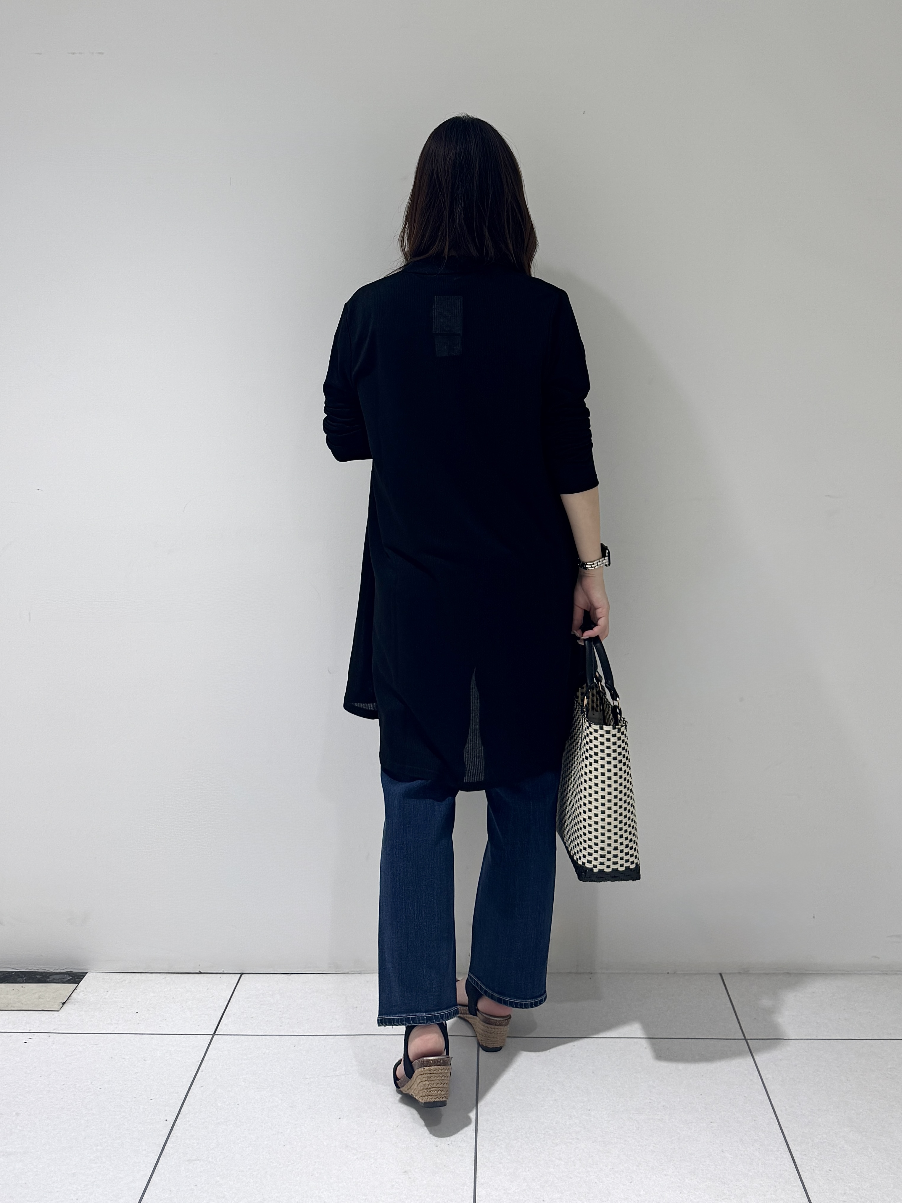 そんさんの「INDIVI｜【洗える／アンサンブル可能】シアーストライプカーディガン」を使ったコーディネート