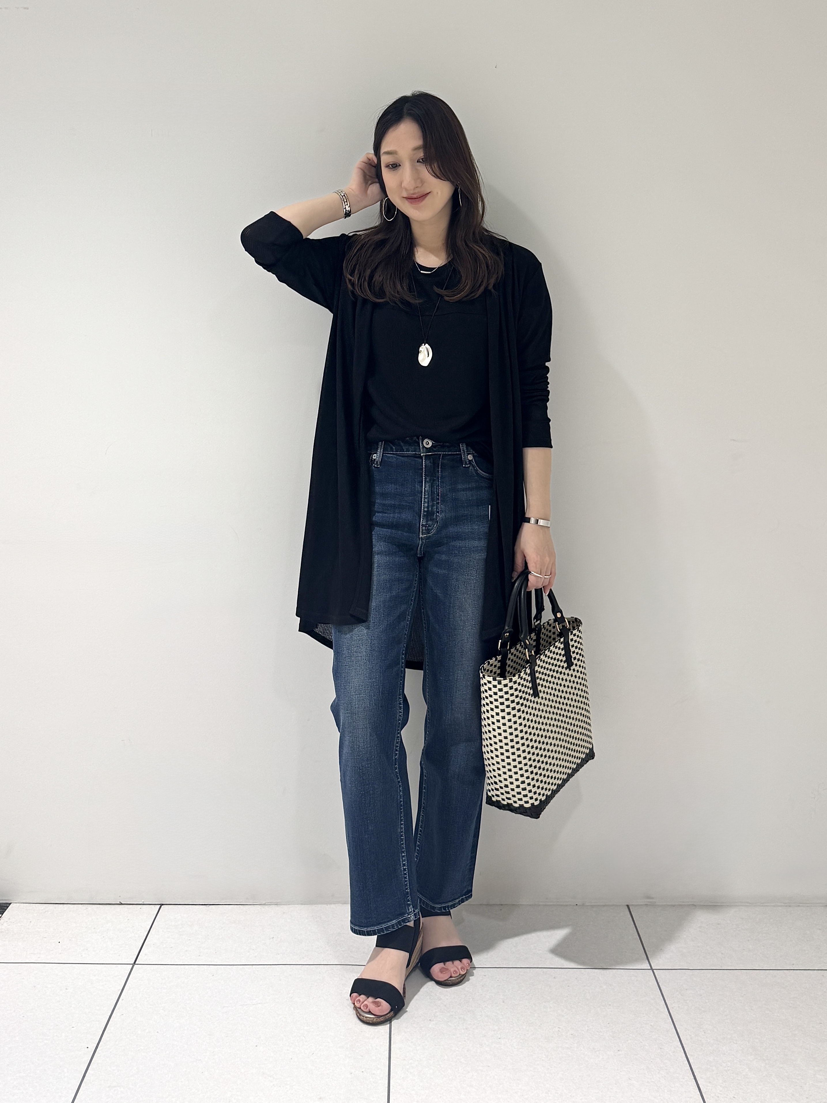 そんさんの「INDIVI｜【洗える／アンサンブル可能】シアーストライプカーディガン」を使ったコーディネート
