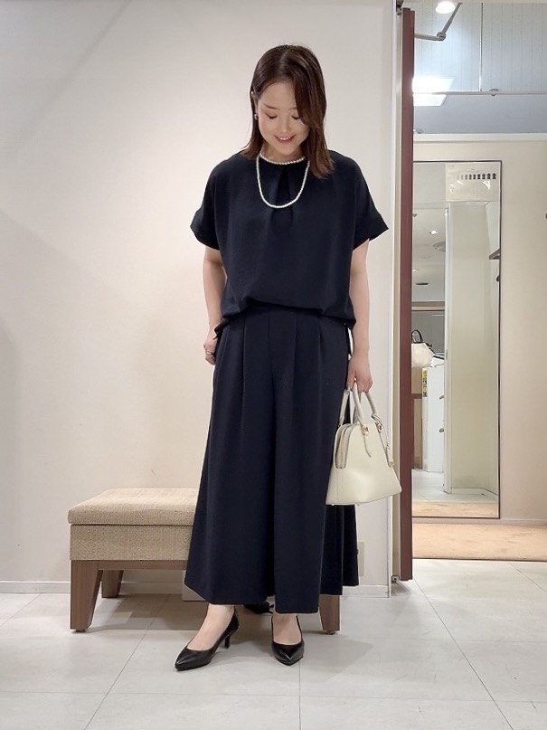 YUIさんの「UNTITLED｜【セットアップ可/UVカット/前後2WAY】リラクシーフレンチスリーブブラウス」を使ったコーディネート