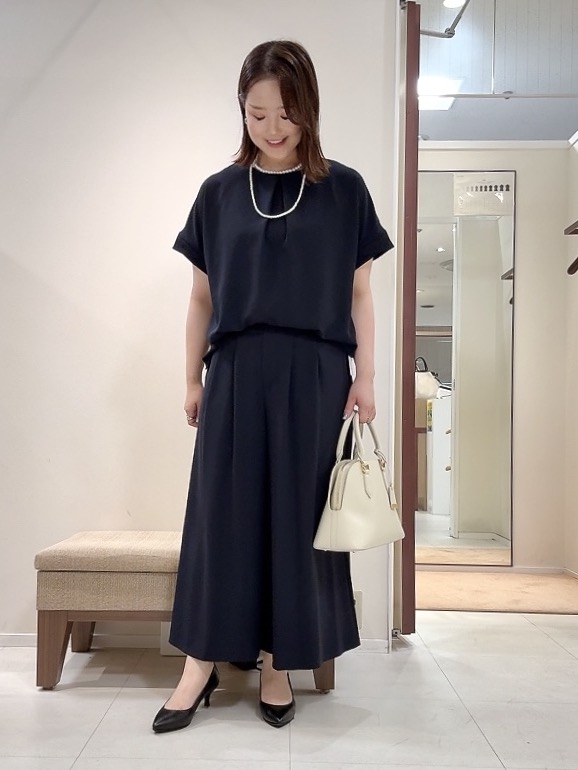 YUIさんの「UNTITLED｜【セットアップ可/UVカット/前後2WAY】リラクシーフレンチスリーブブラウス」を使ったコーディネート