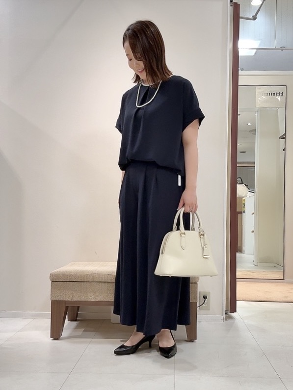 YUIさんの「UNTITLED｜【セットアップ可/UVカット/前後2WAY】リラクシーフレンチスリーブブラウス」を使ったコーディネート