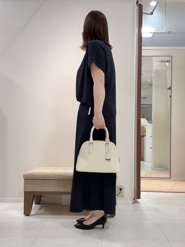 YUIさんの「UNTITLED｜【セットアップ可/UVカット/前後2WAY】リラクシーフレンチスリーブブラウス」を使ったコーディネート
