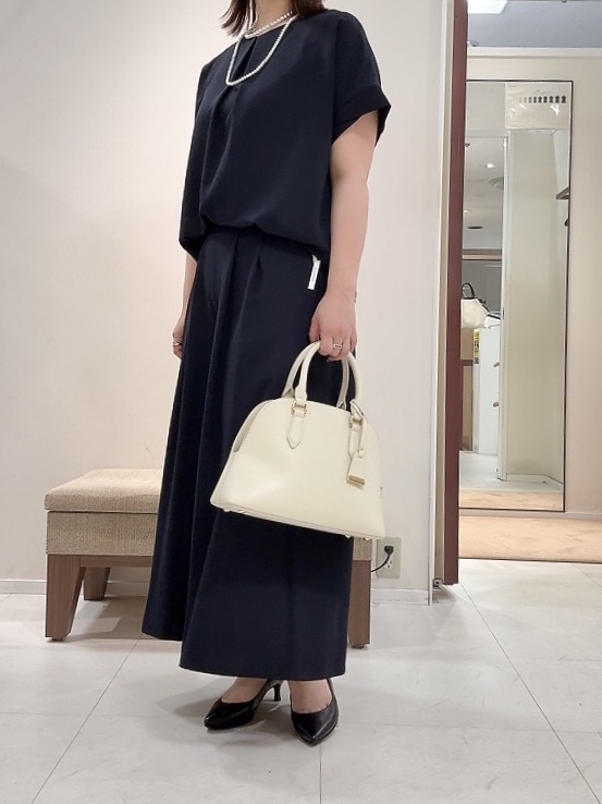 YUIさんの「UNTITLED｜【セットアップ可/UVカット/前後2WAY】リラクシーフレンチスリーブブラウス」を使ったコーディネート